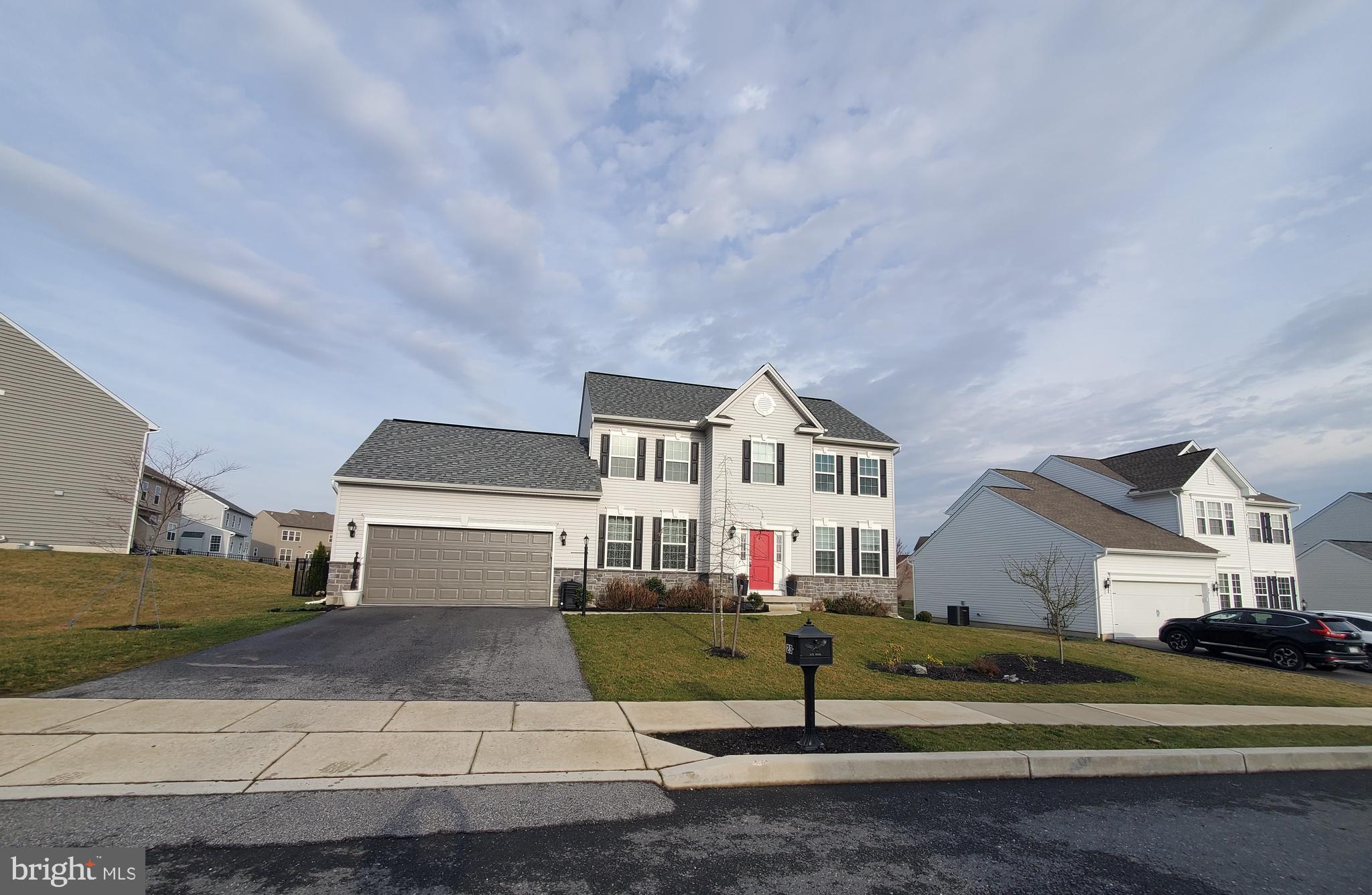 BROOK POINT - Residential