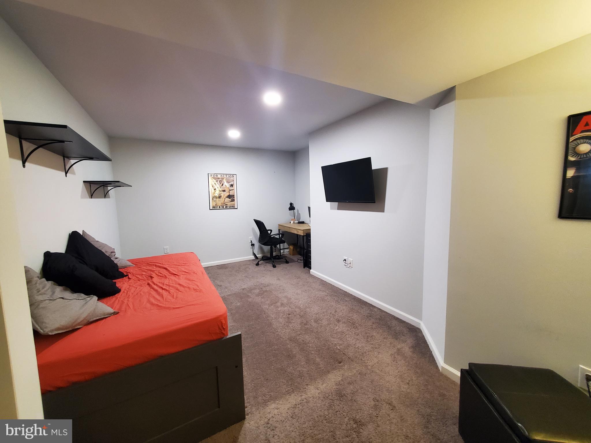 BROOK POINT - Residential