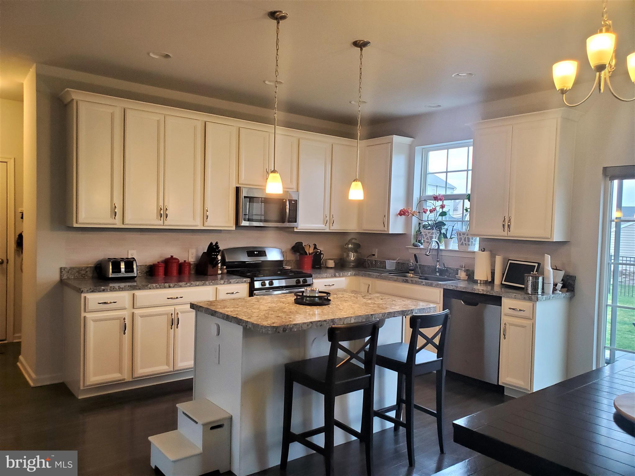 BROOK POINT - Residential