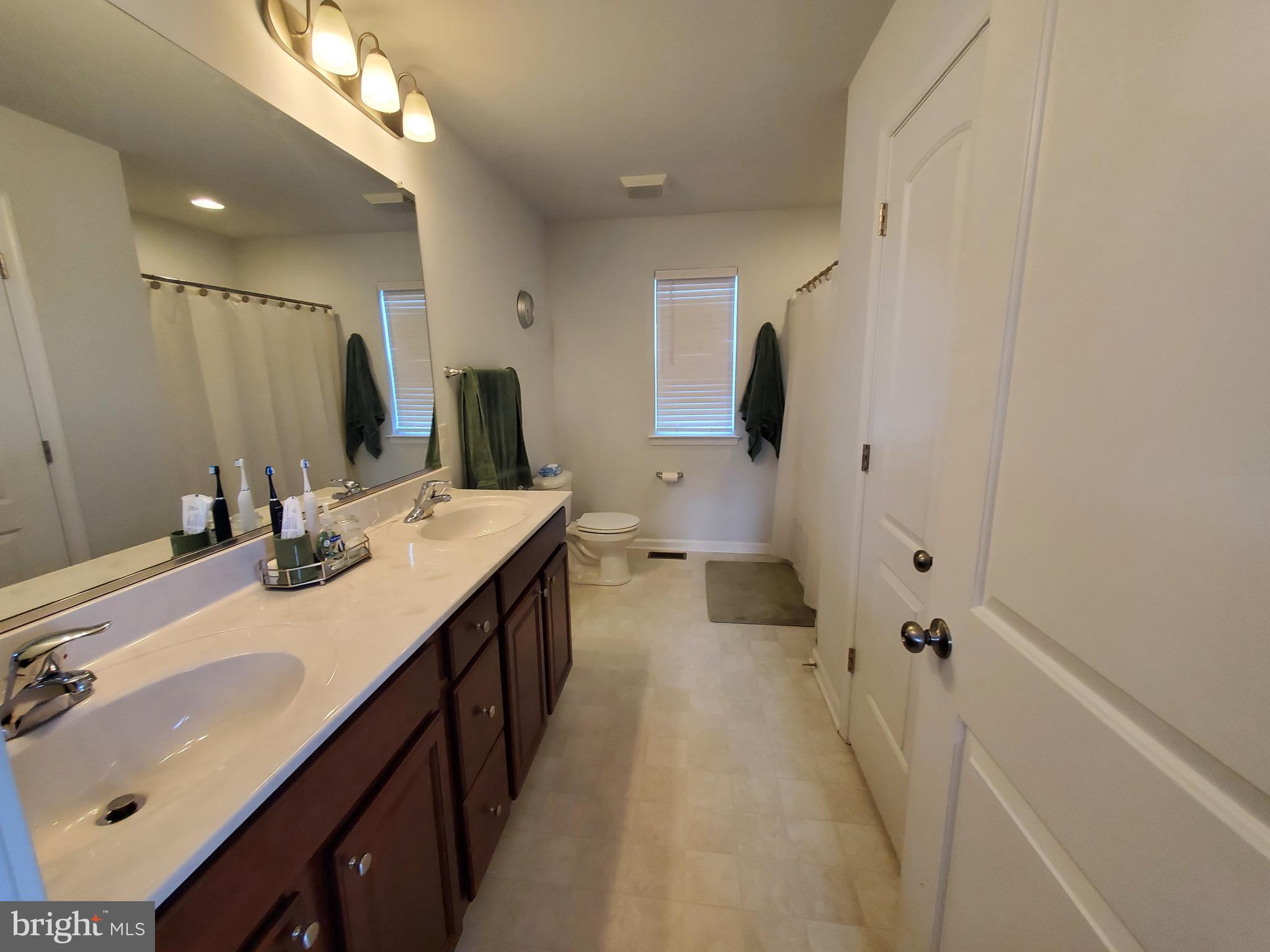 BROOK POINT - Residential