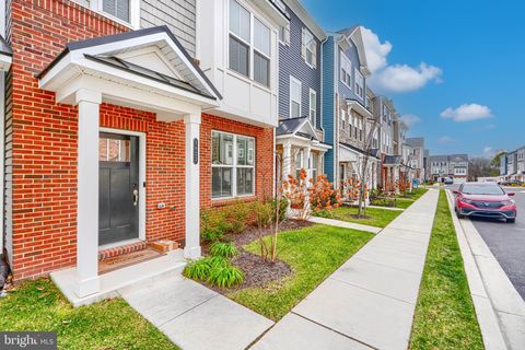 Photo of 1823 Iris Lane, HANOVER, MD 21076 (MLS # MDAA2133226)