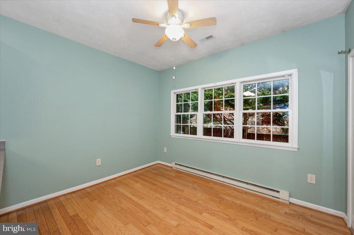 SUMMERLAND MANOR - Residential