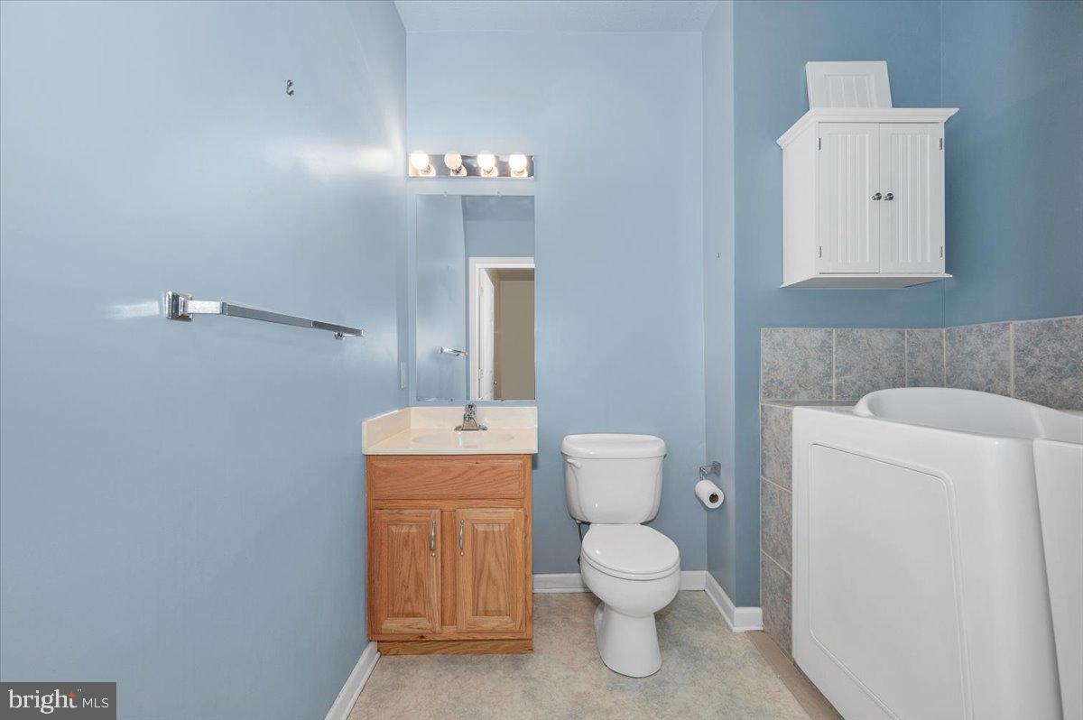 SUMMERLAND MANOR - Residential