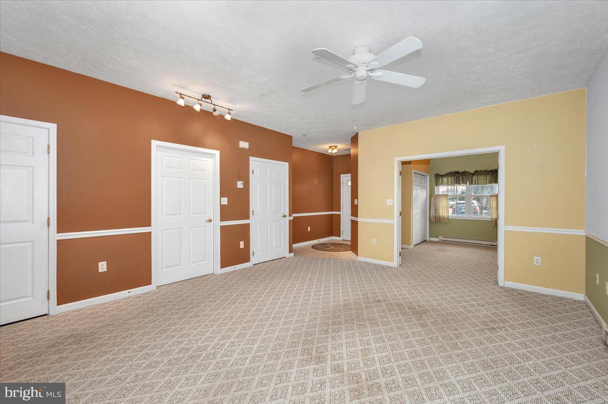 SUMMERLAND MANOR - Residential