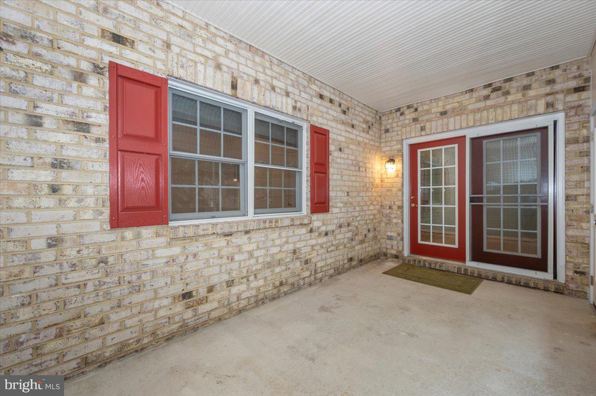 SUMMERLAND MANOR - Residential