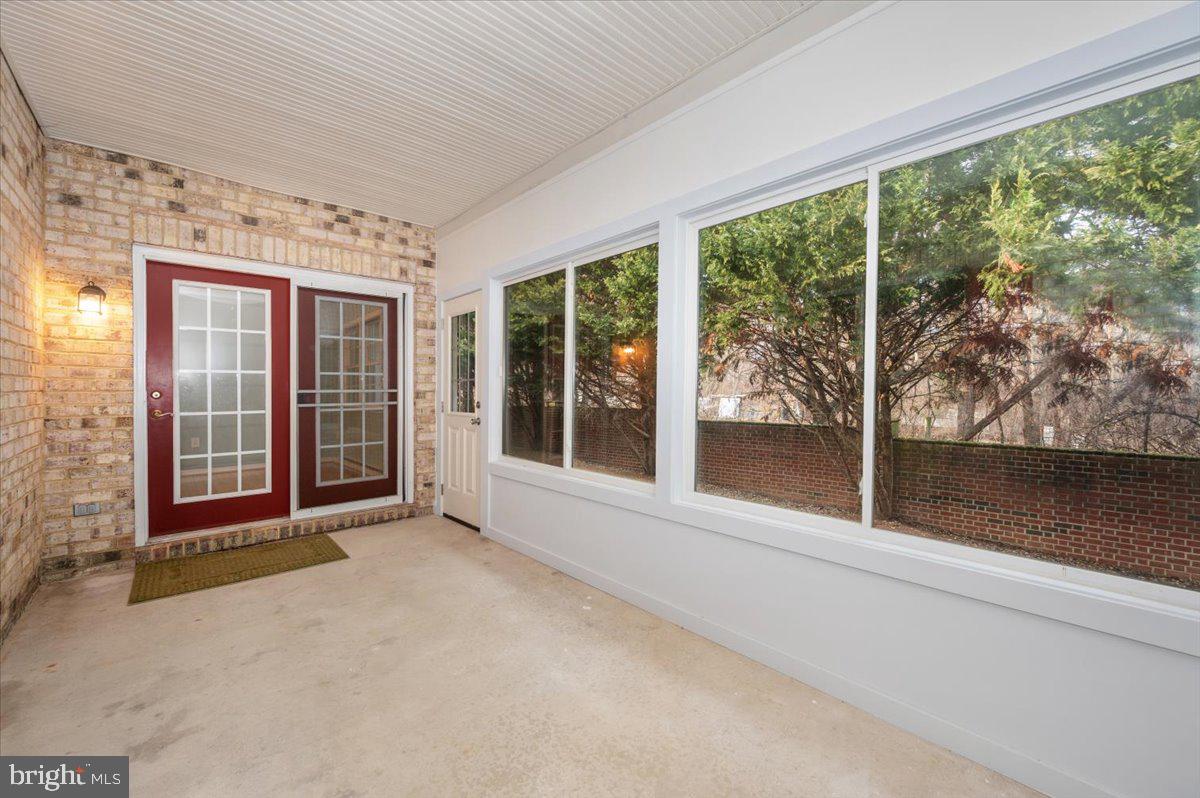 SUMMERLAND MANOR - Residential