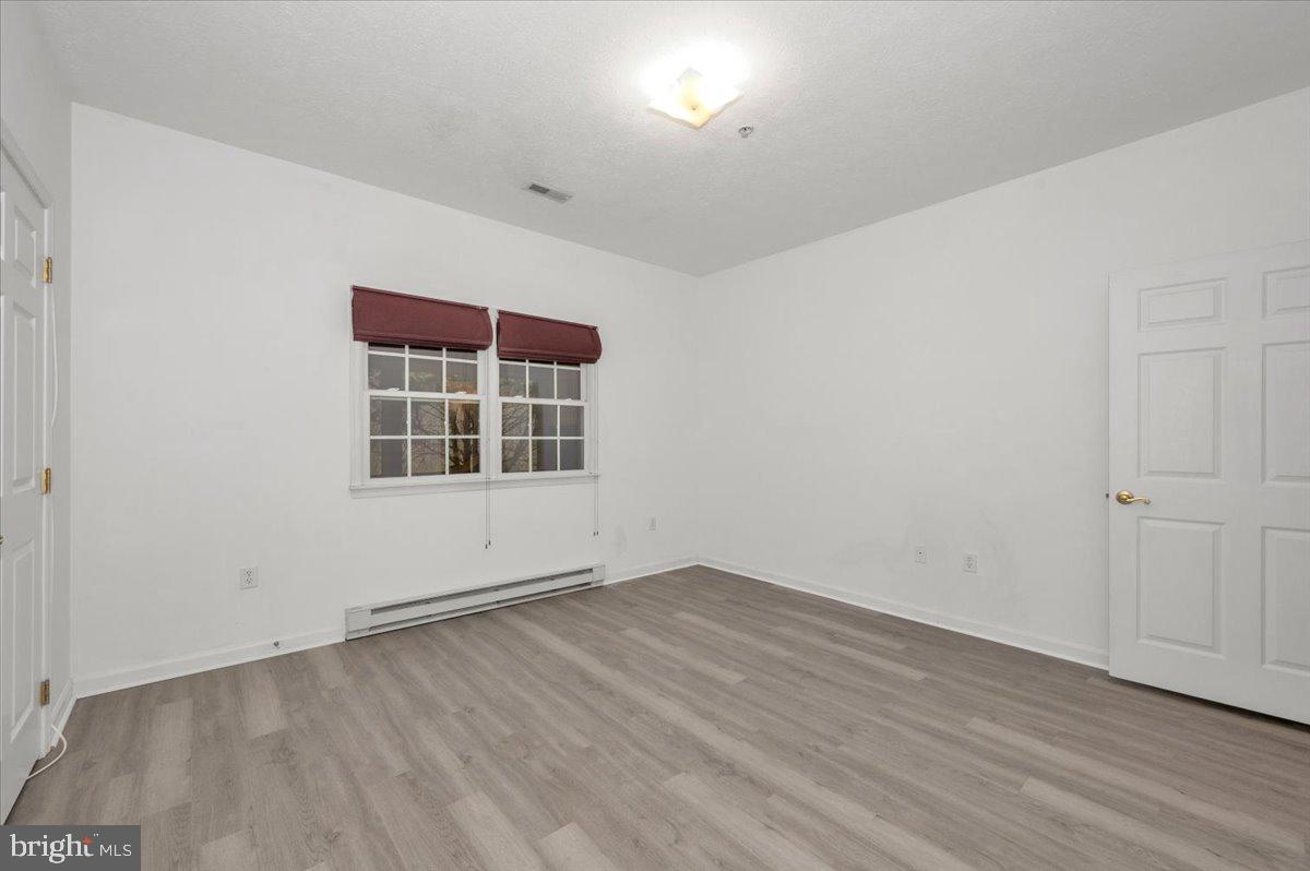 SUMMERLAND MANOR - Residential