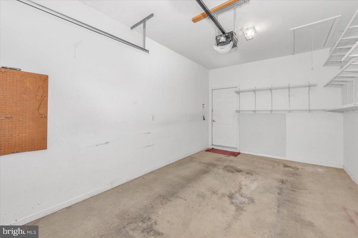 SUMMERLAND MANOR - Residential