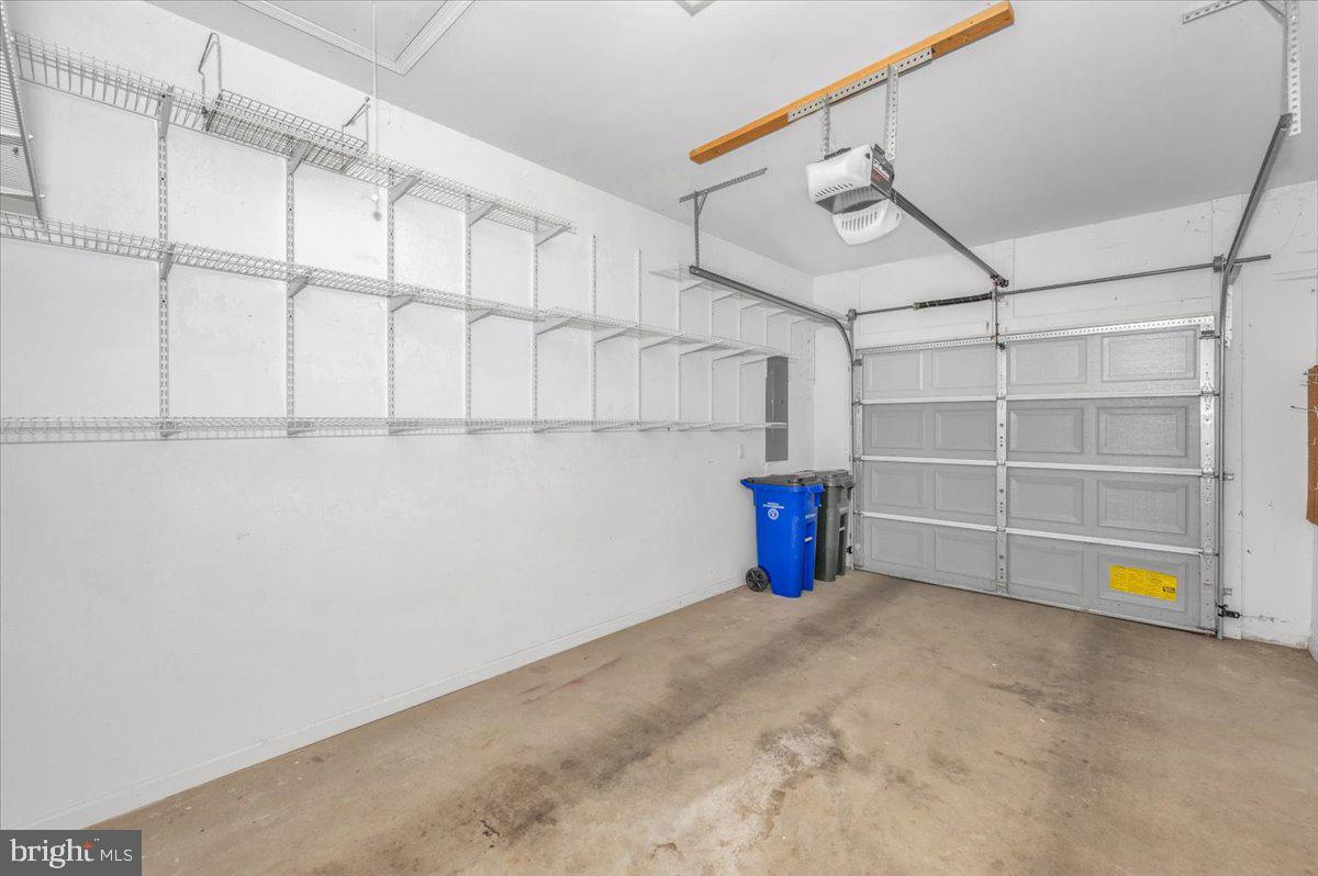 SUMMERLAND MANOR - Residential