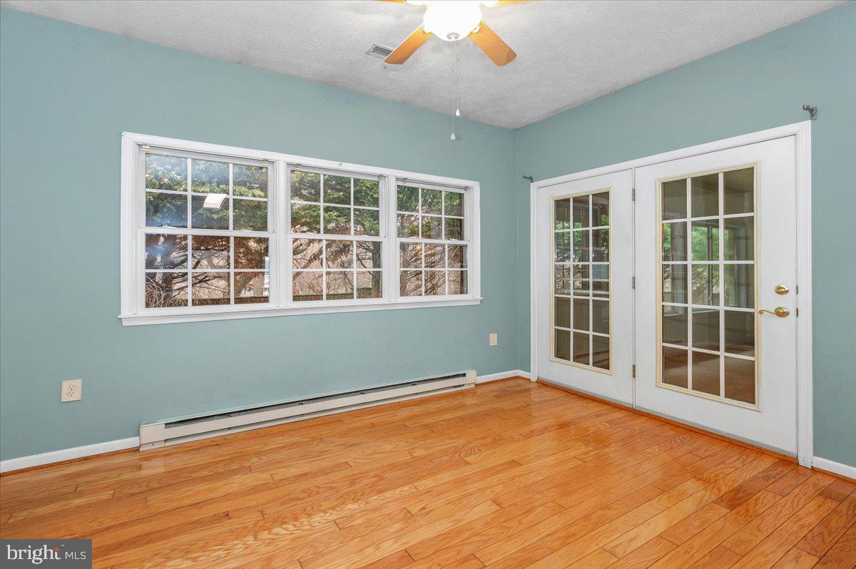 SUMMERLAND MANOR - Residential