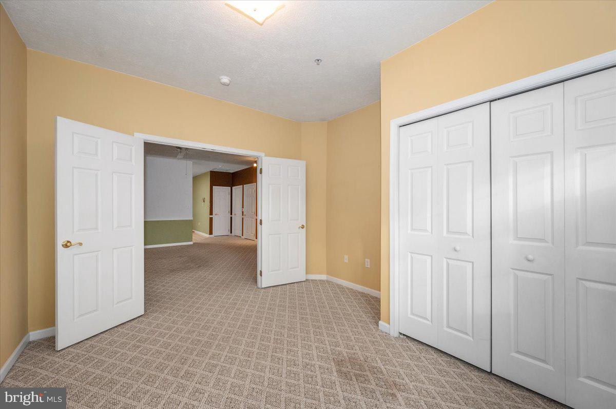 SUMMERLAND MANOR - Residential