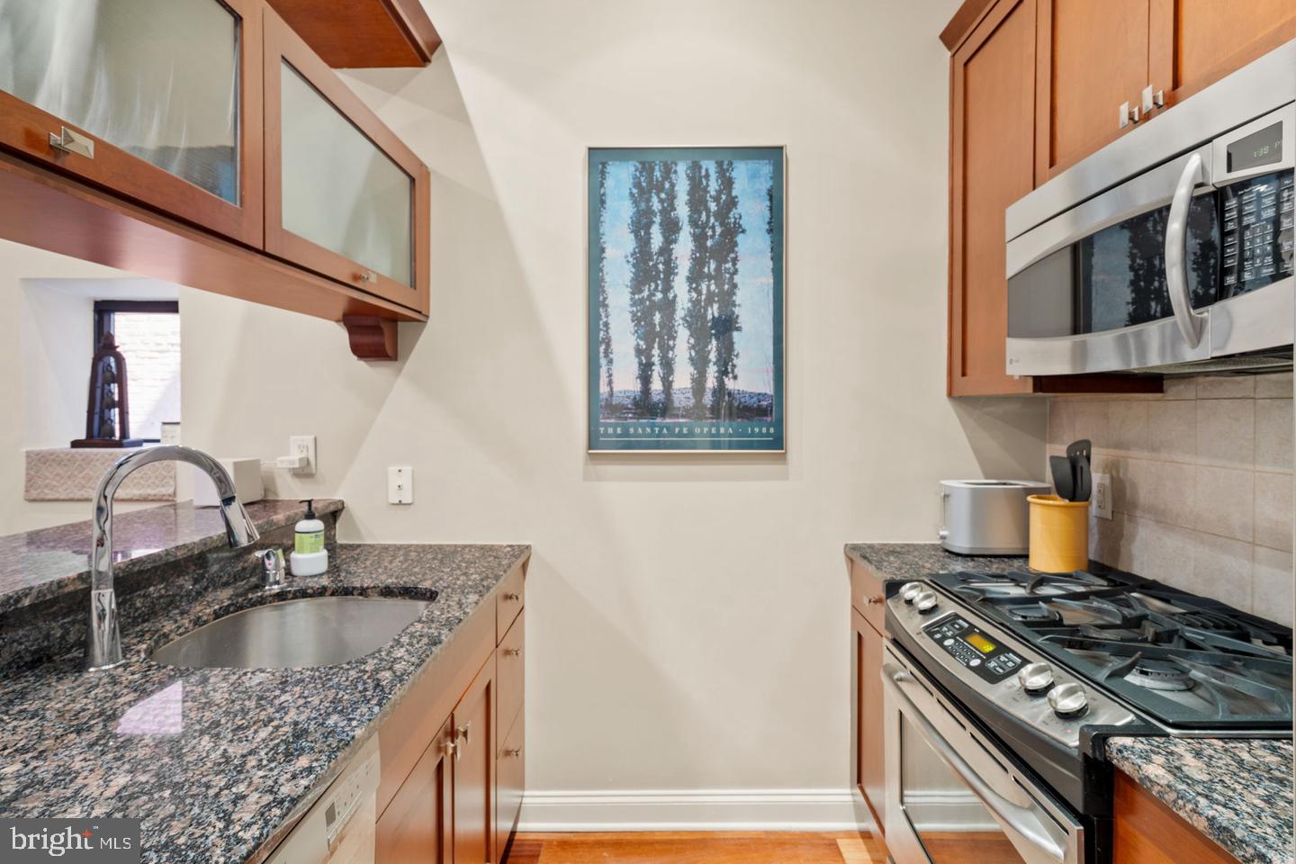 2049 WALNUT STREET 1R