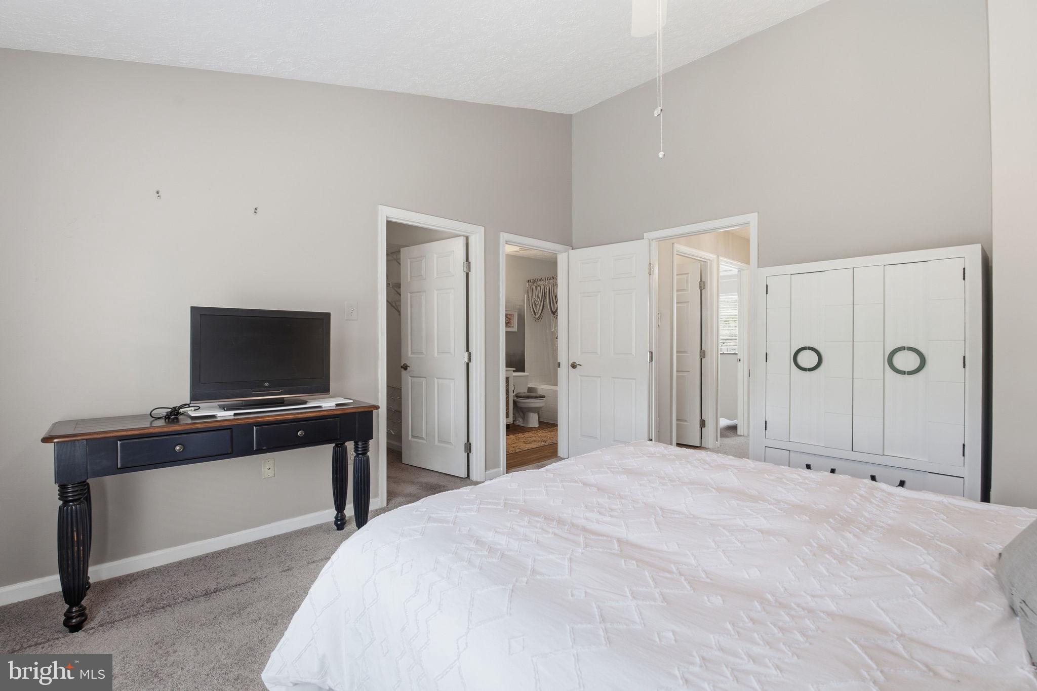 HUNTERS RUN VILLAGE - Residential