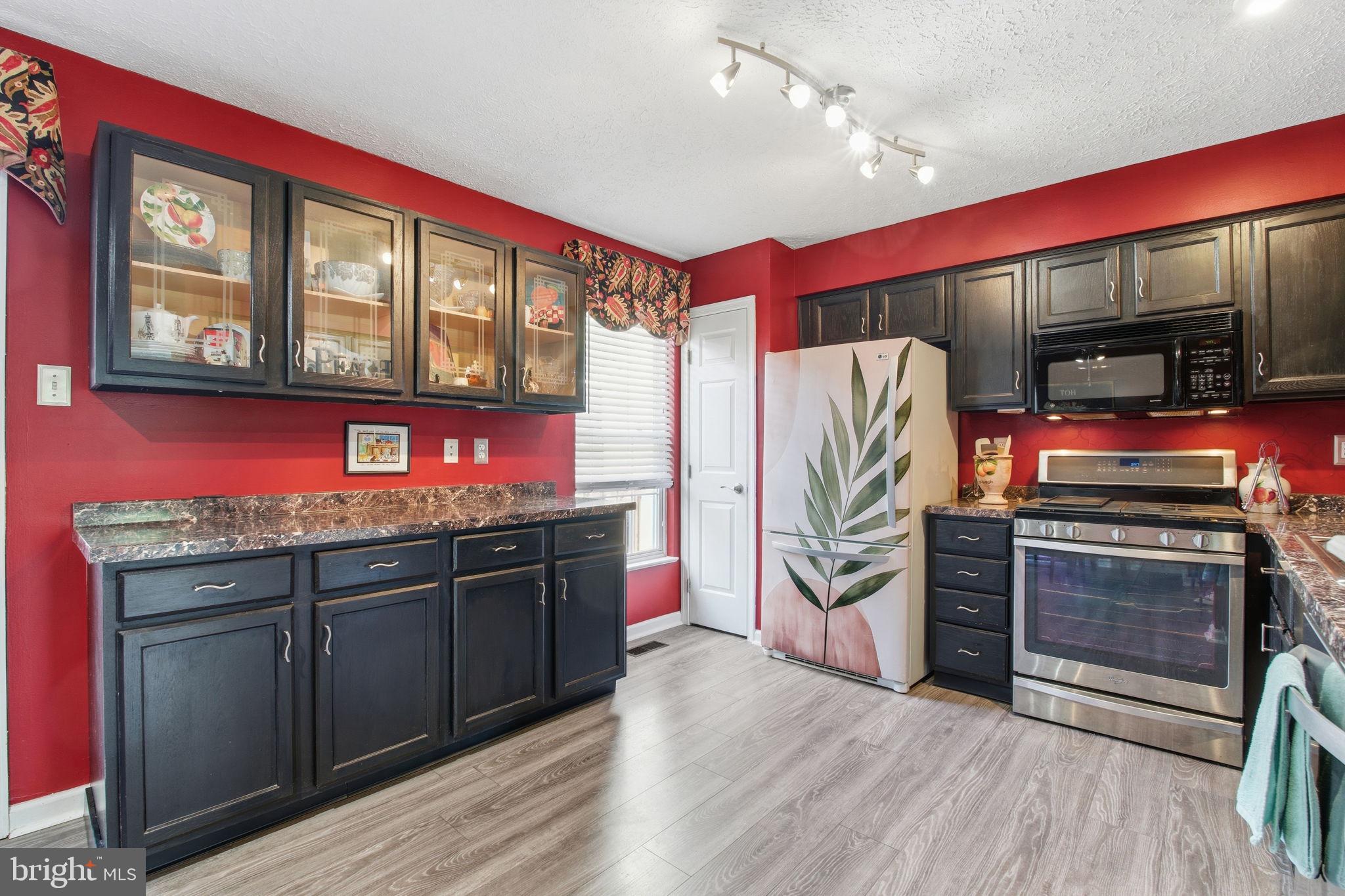 HUNTERS RUN VILLAGE - Residential