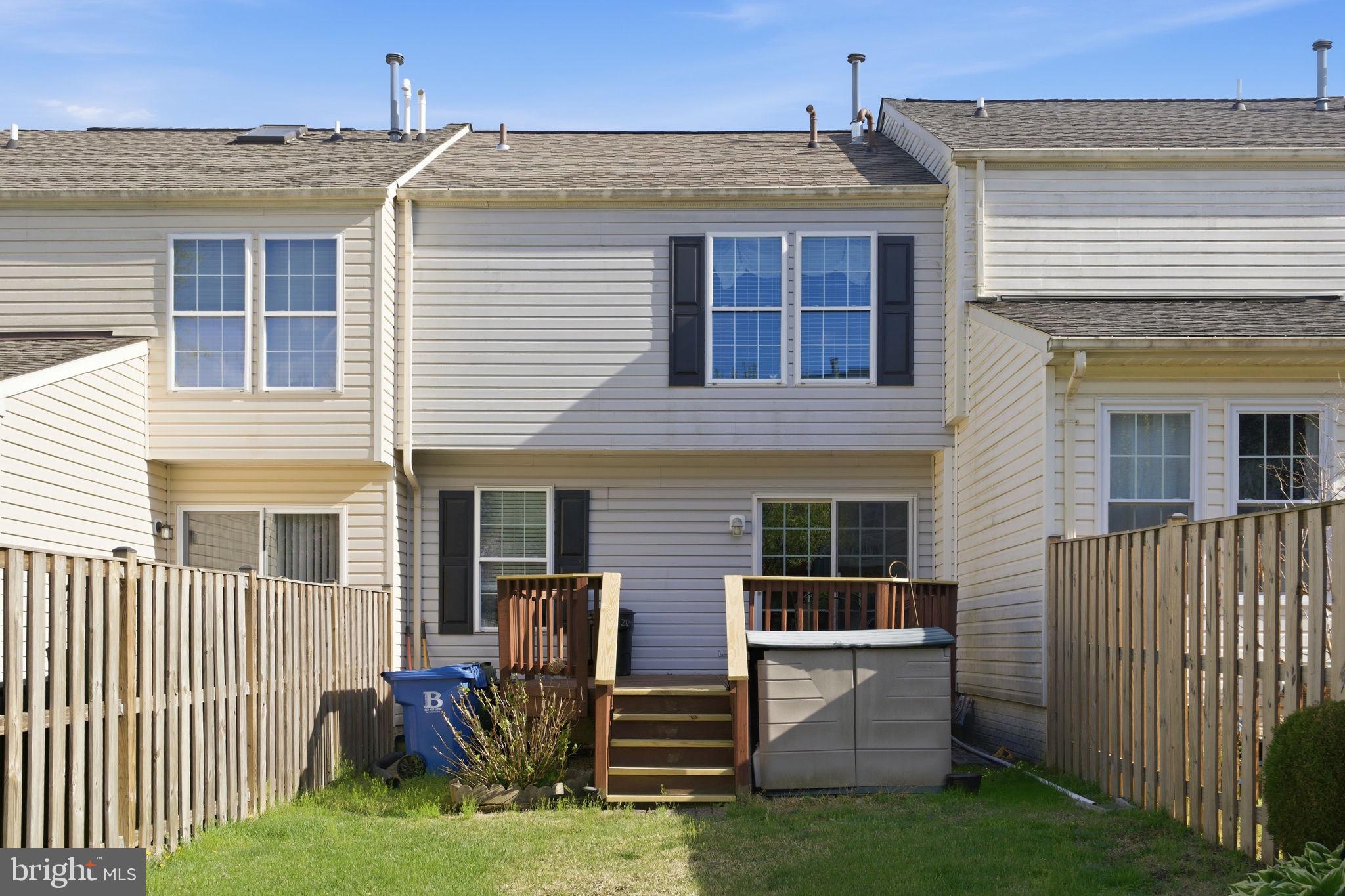 HUNTERS RUN VILLAGE - Residential