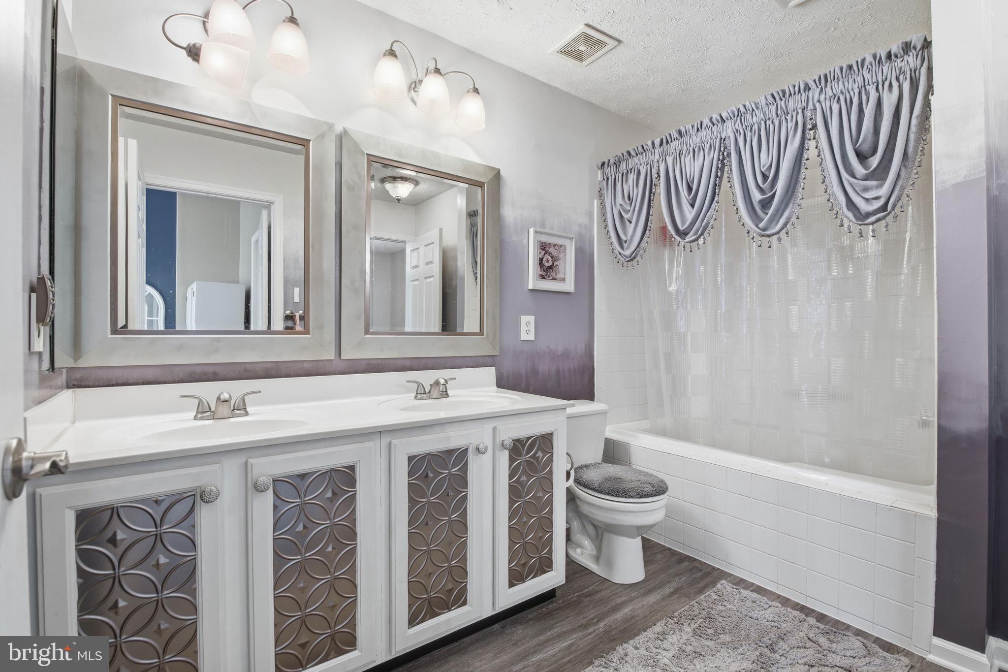 HUNTERS RUN VILLAGE - Residential