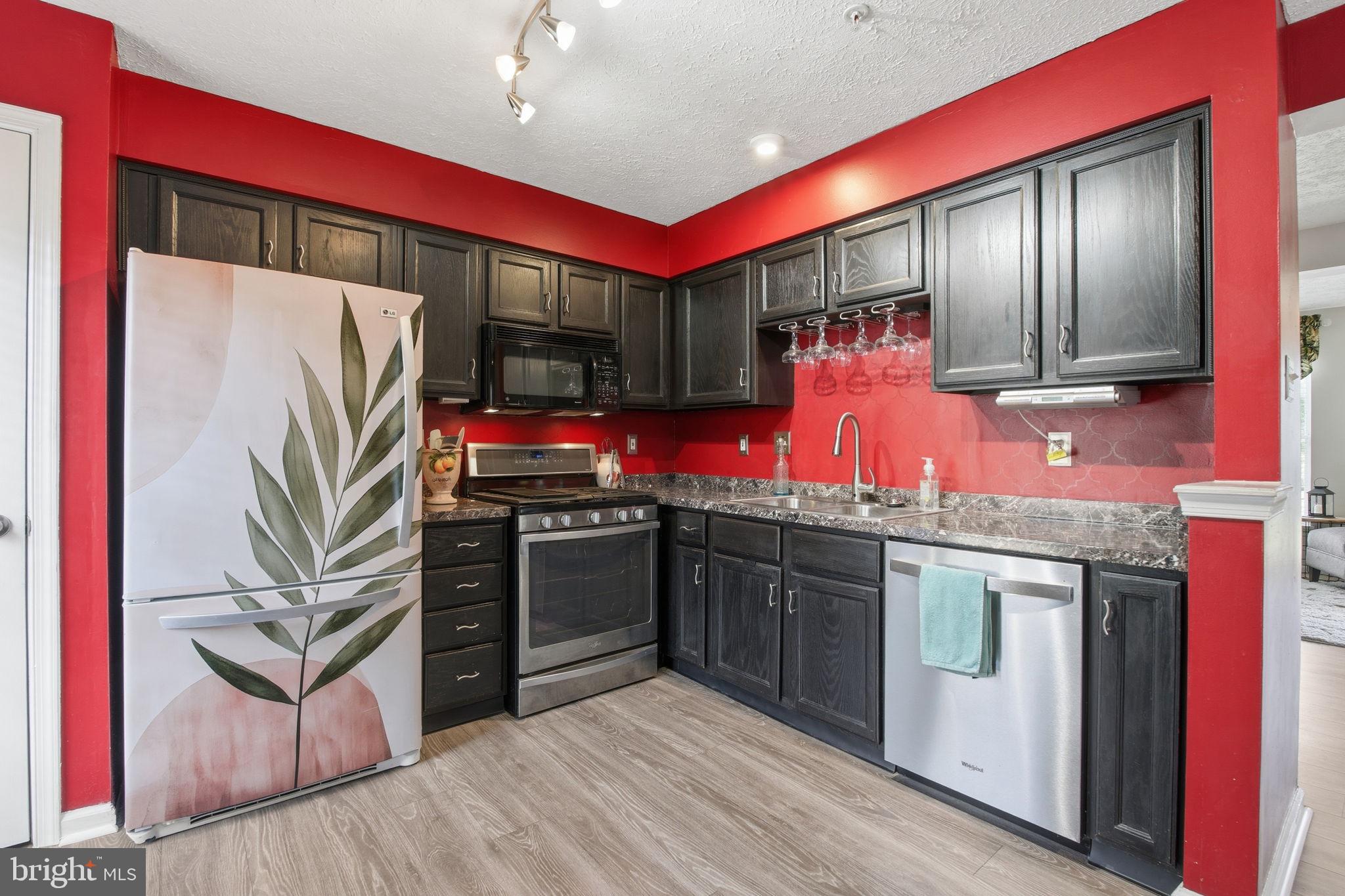 HUNTERS RUN VILLAGE - Residential