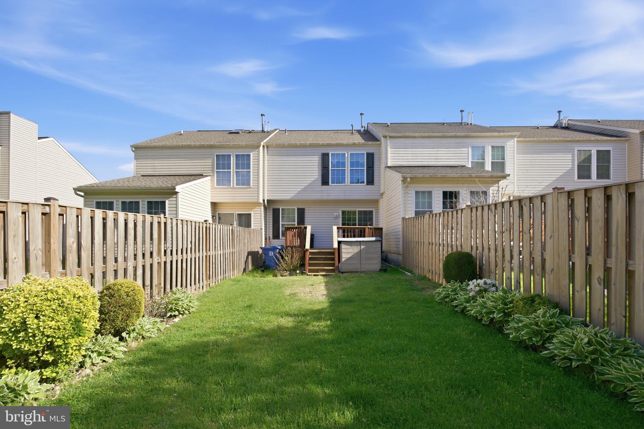 HUNTERS RUN VILLAGE - Residential