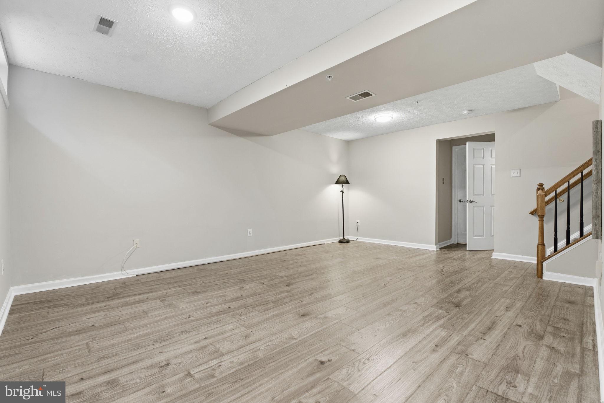 HUNTERS RUN VILLAGE - Residential