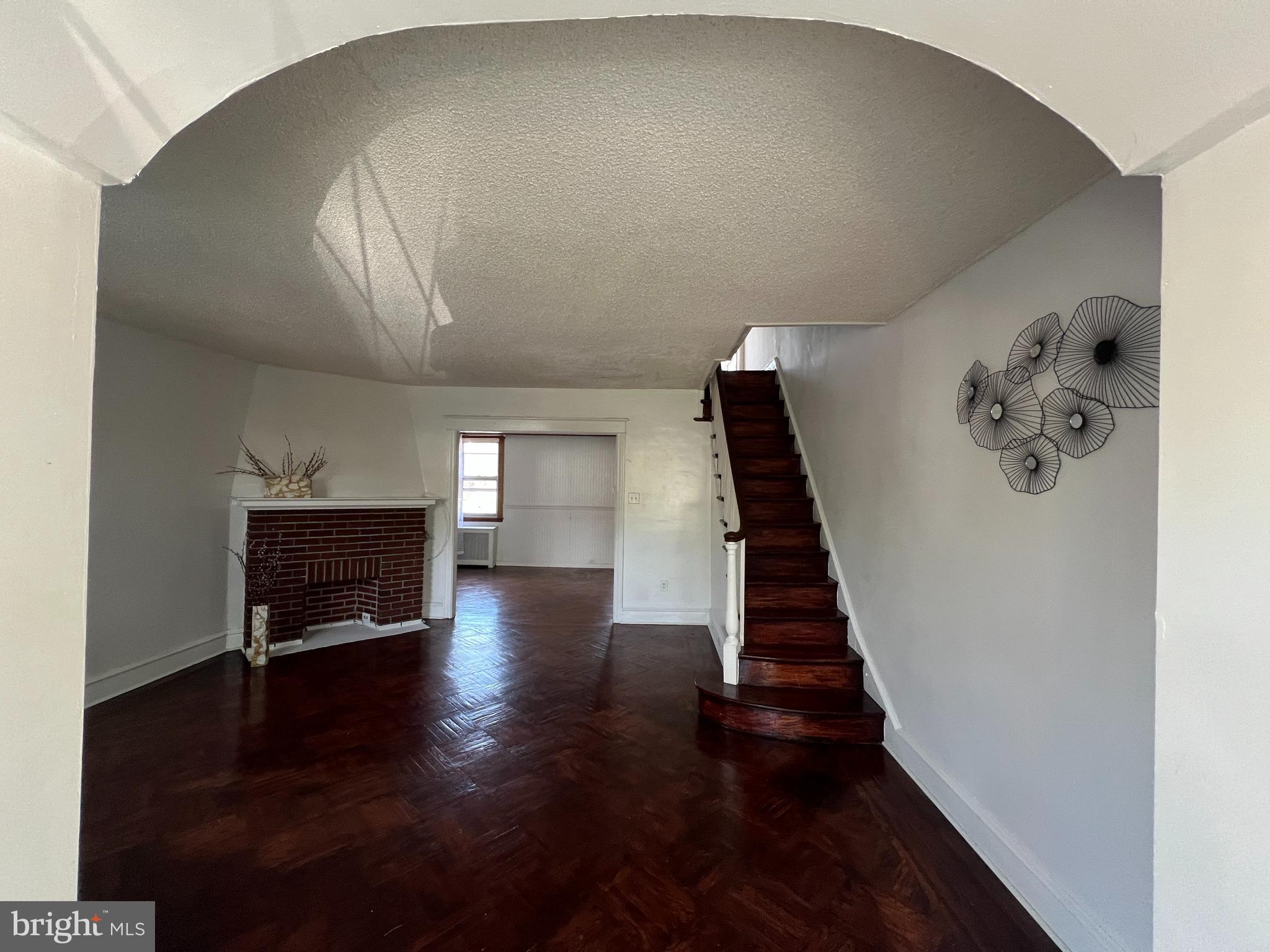 OXFORD CIRCLE - Residential