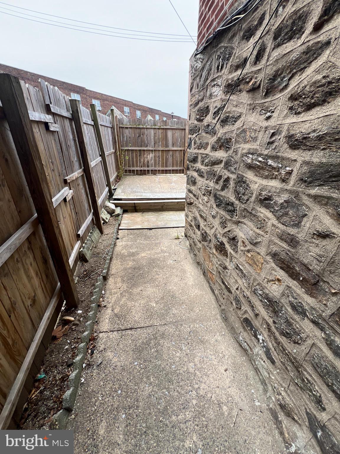 OXFORD CIRCLE - Residential