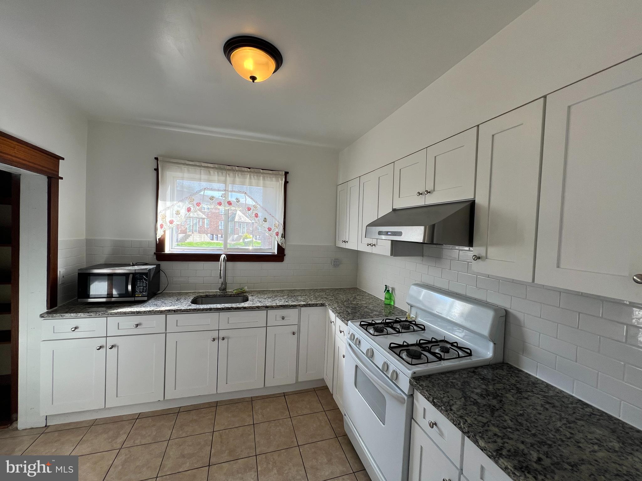 OXFORD CIRCLE - Residential