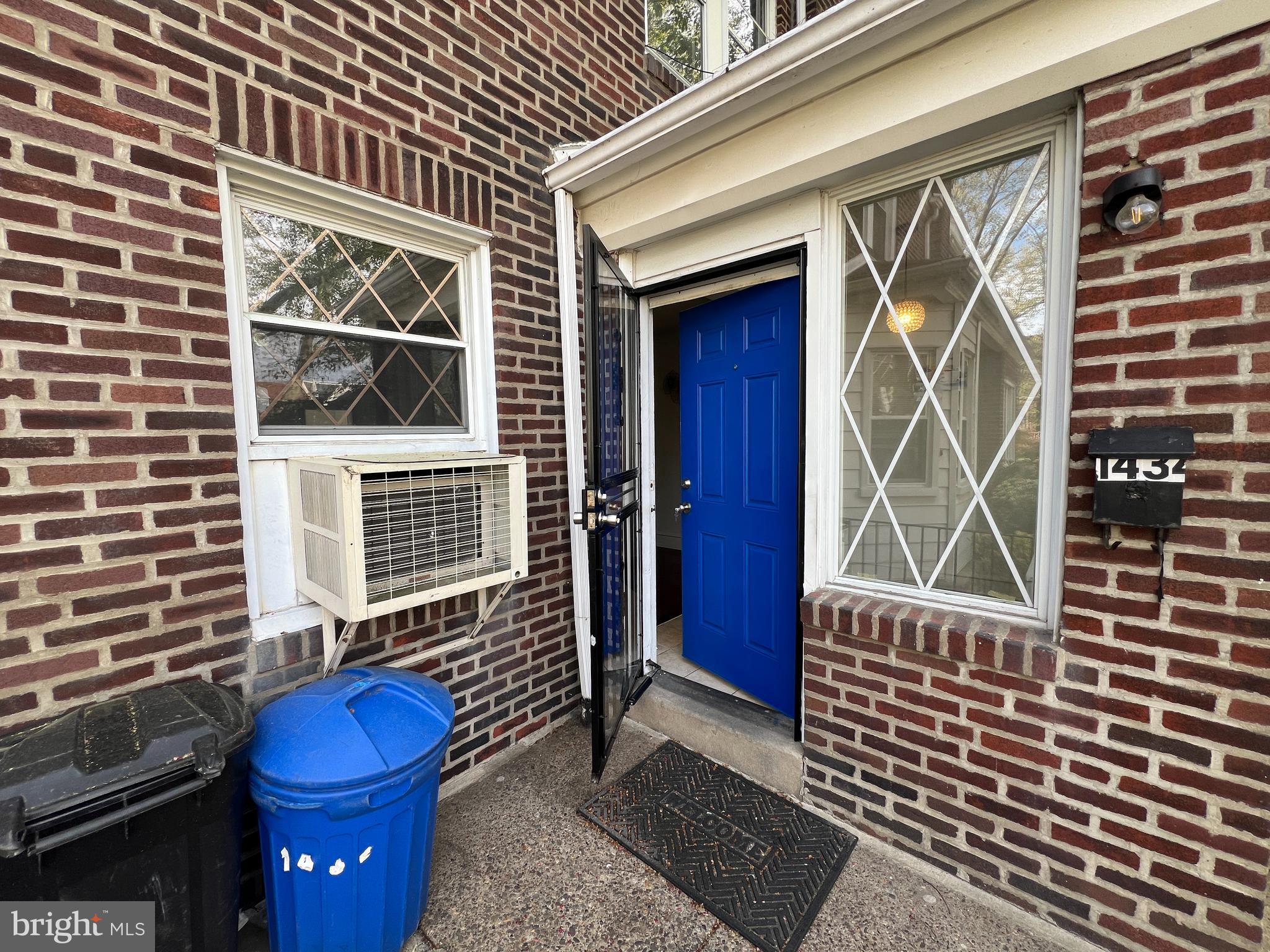 OXFORD CIRCLE - Residential