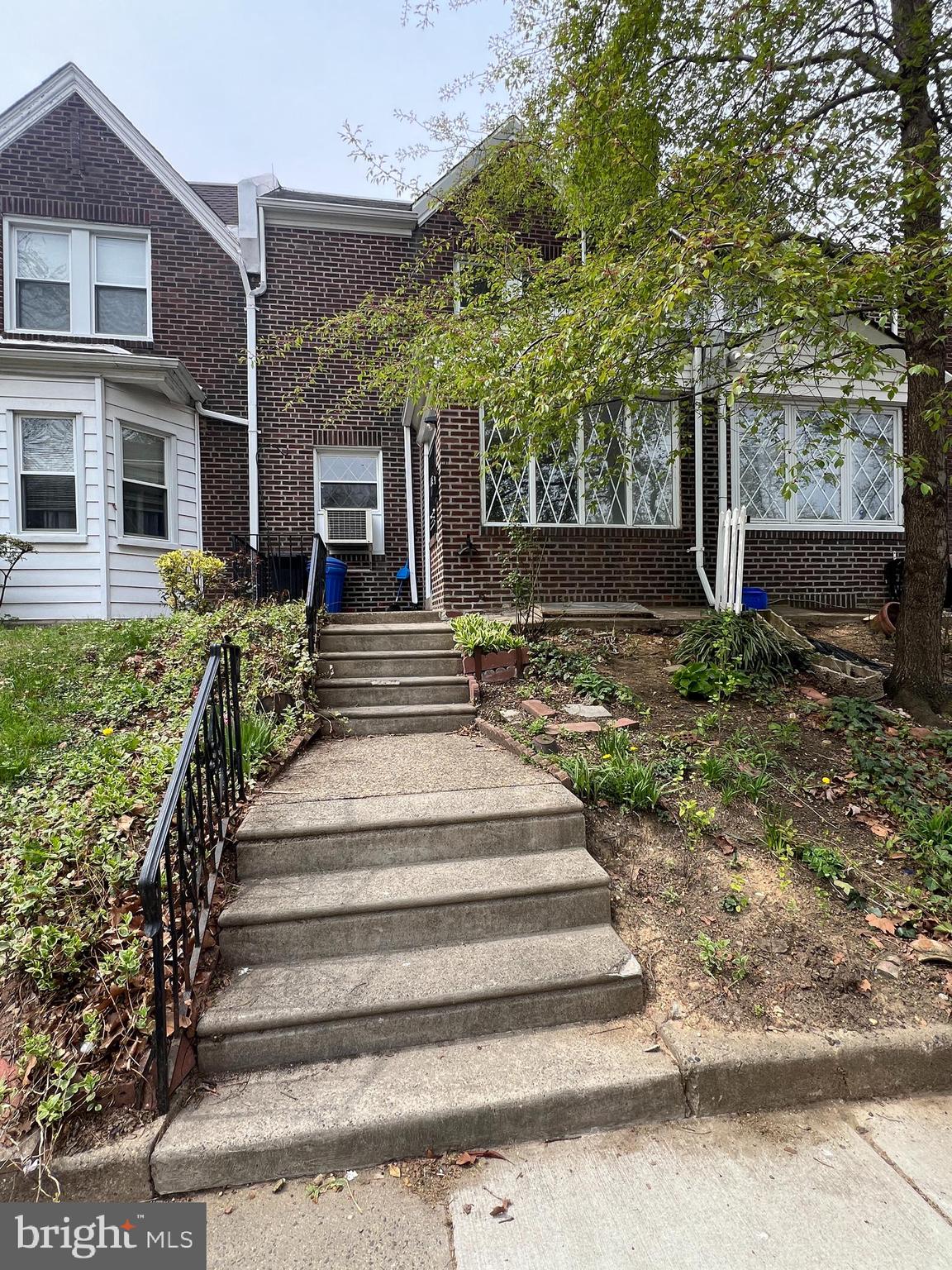 OXFORD CIRCLE - Residential