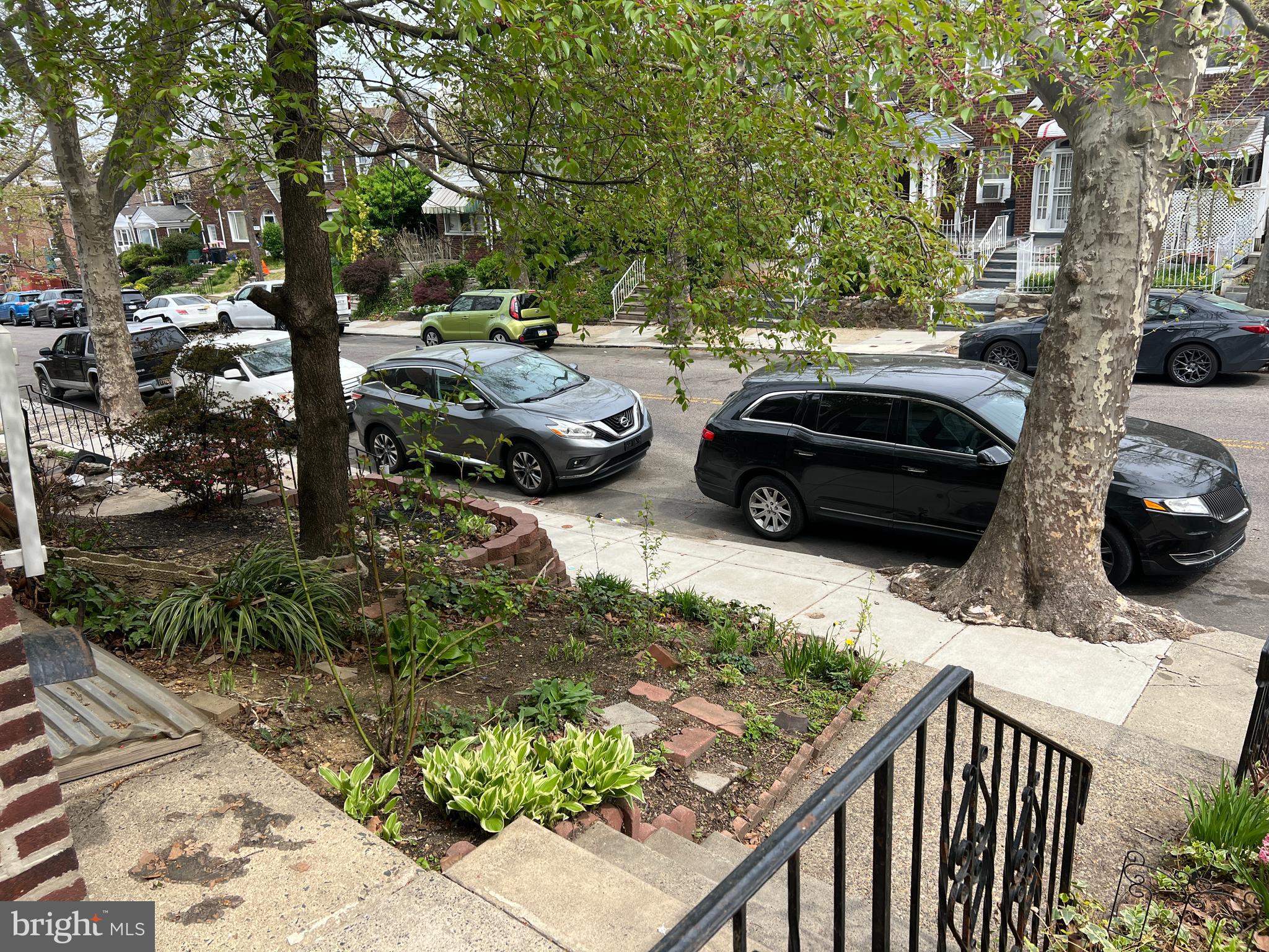 OXFORD CIRCLE - Residential