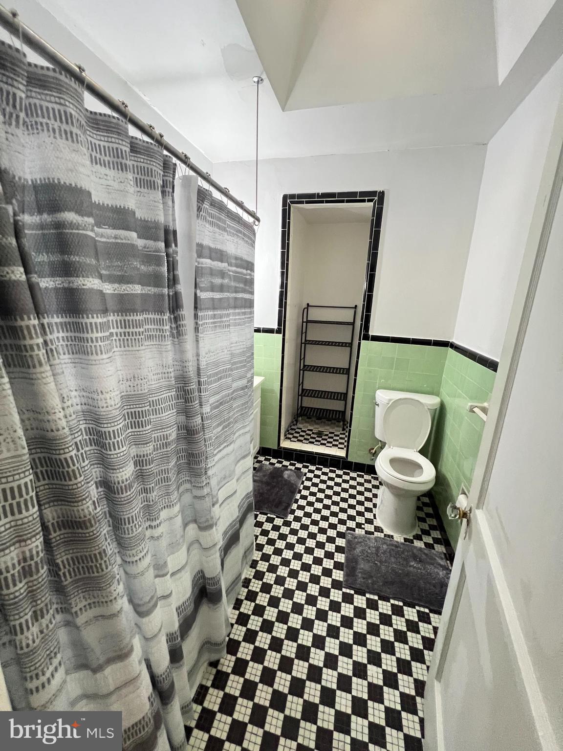 OXFORD CIRCLE - Residential