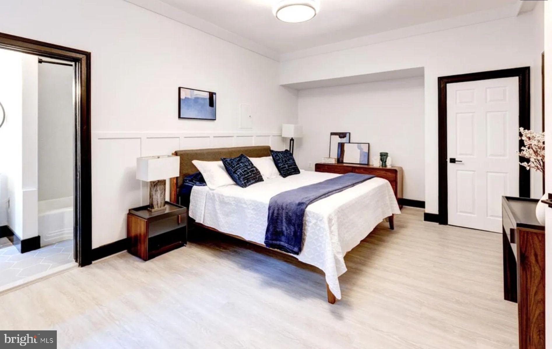 MOUNT VERNON PLACE HISTORIC DISTRICT - Residential Lease