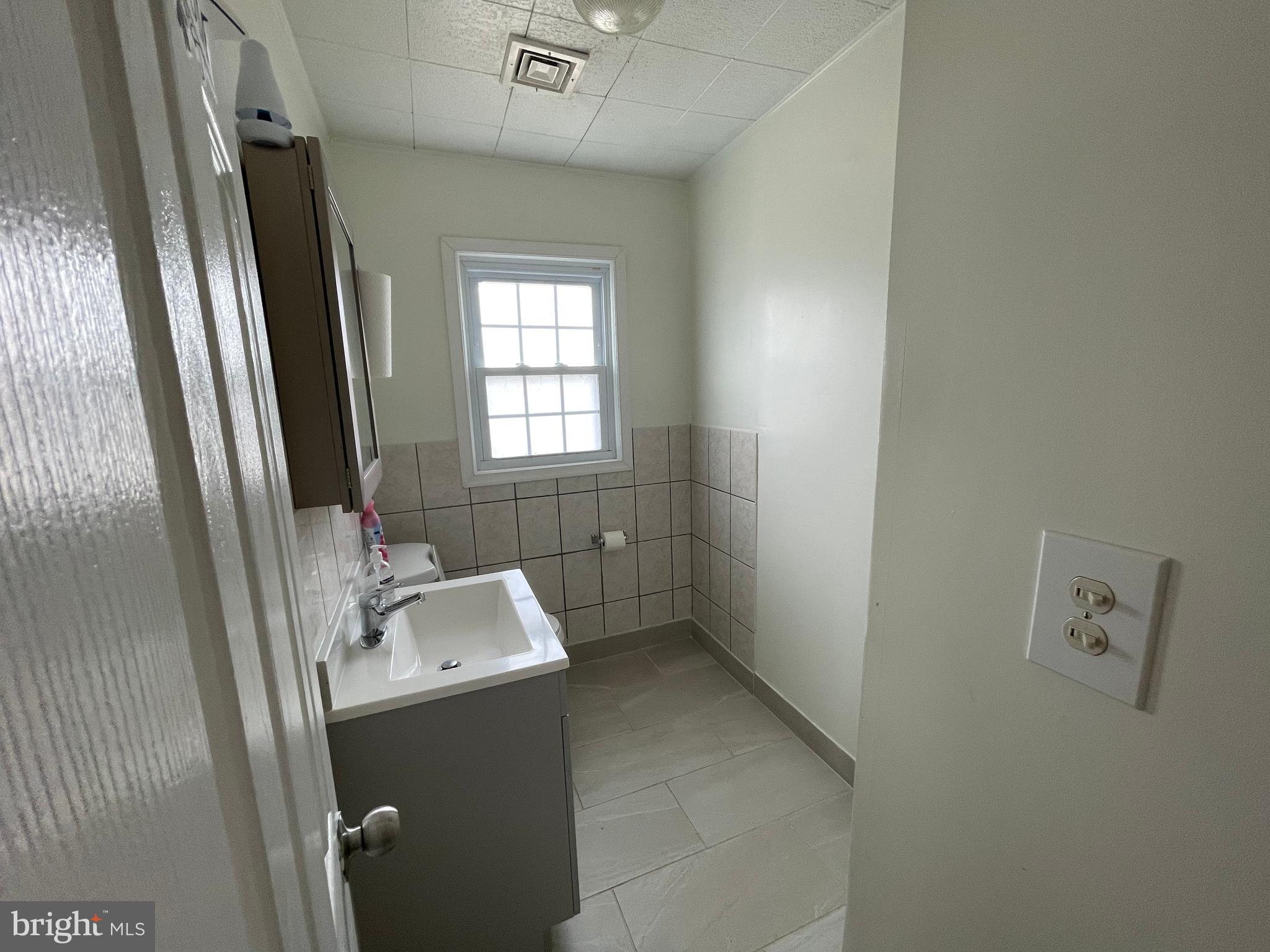 CORNWELL HGTS - Residential Lease