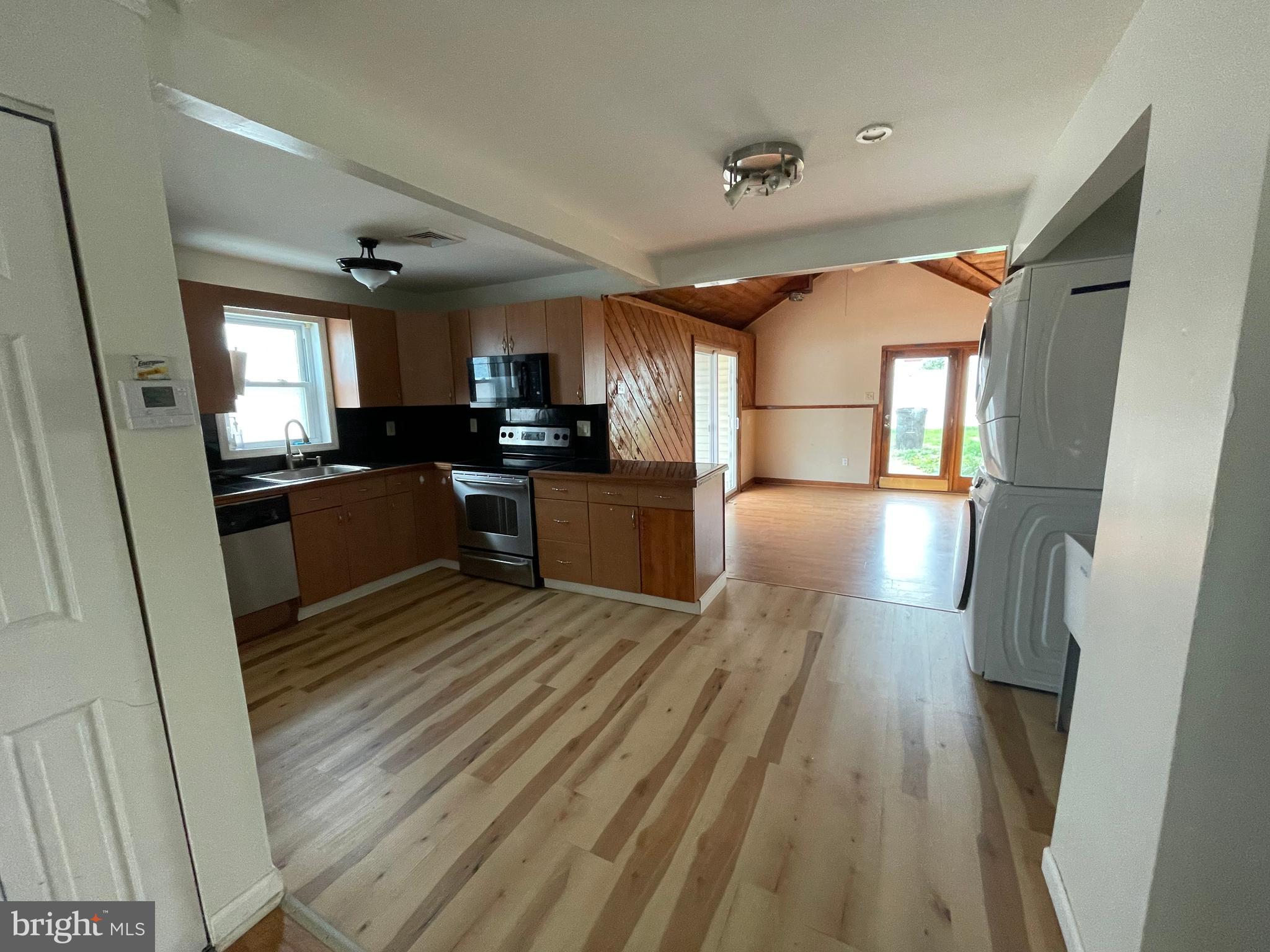 CORNWELL HGTS - Residential Lease