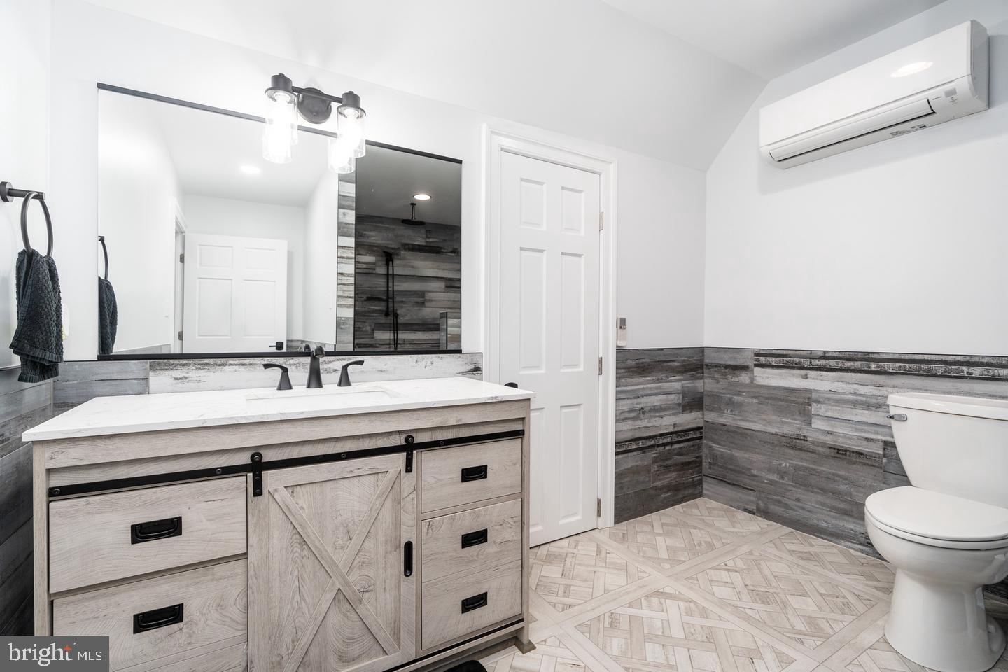 SUNSET POINTE - Residential