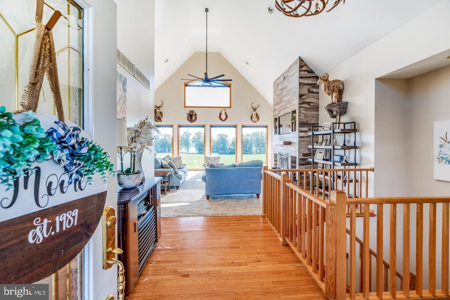 SUNSET POINTE - Residential