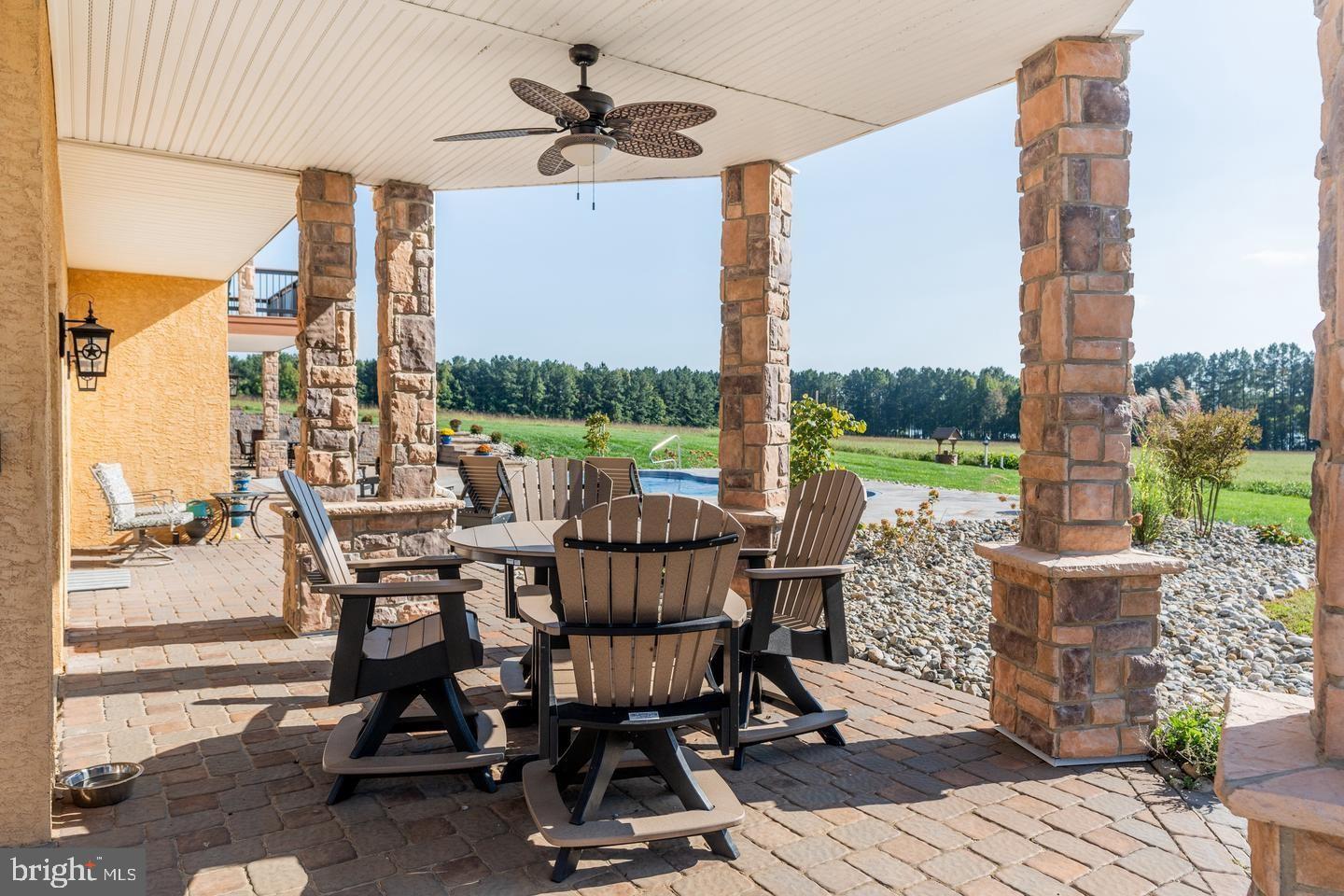 SUNSET POINTE - Residential