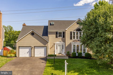 Photo of 13581 Castlebridge Lane, WOODBRIDGE, VA 22193 (MLS # VAPW2121808)