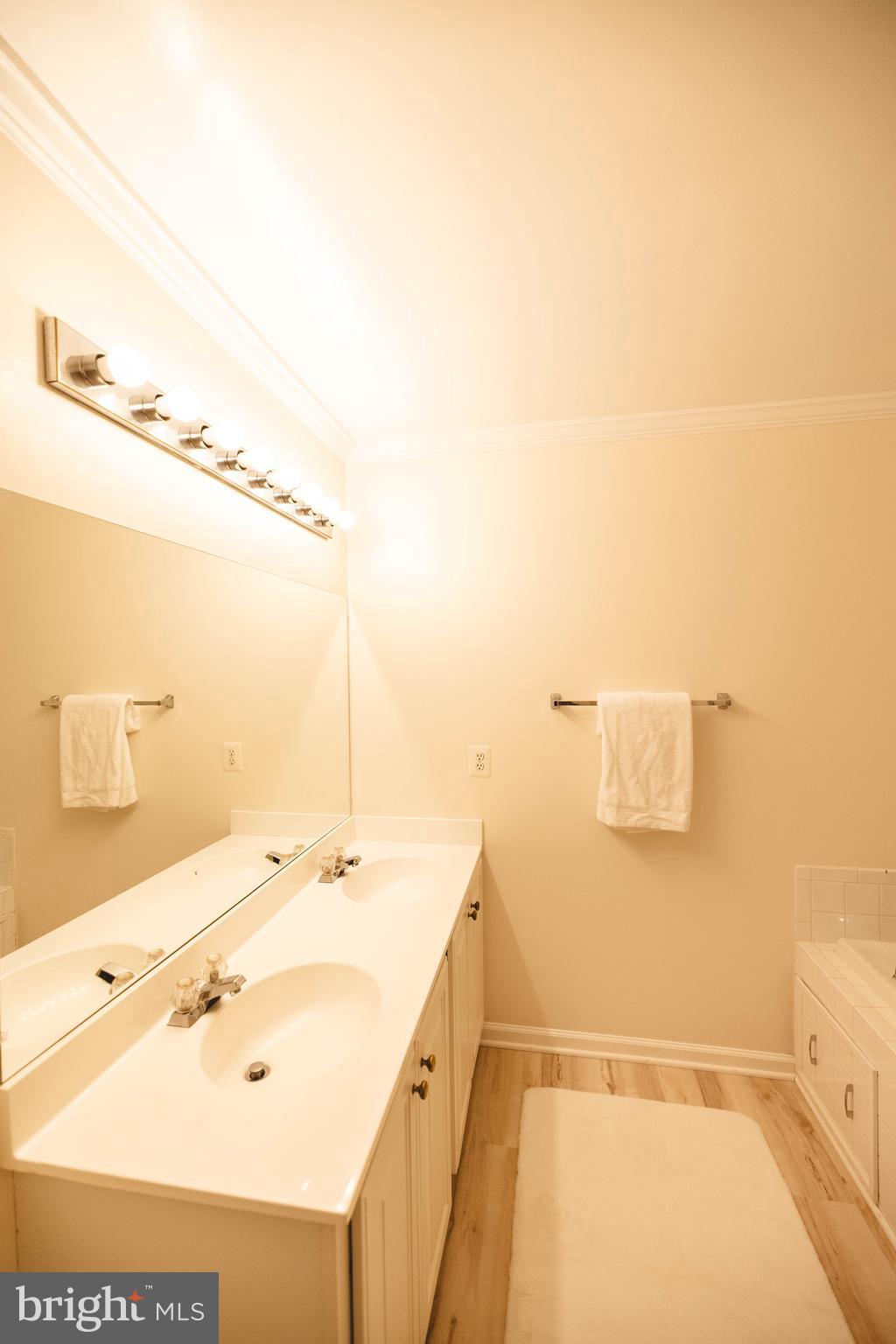 MOUNT VEE MANOR - Residential