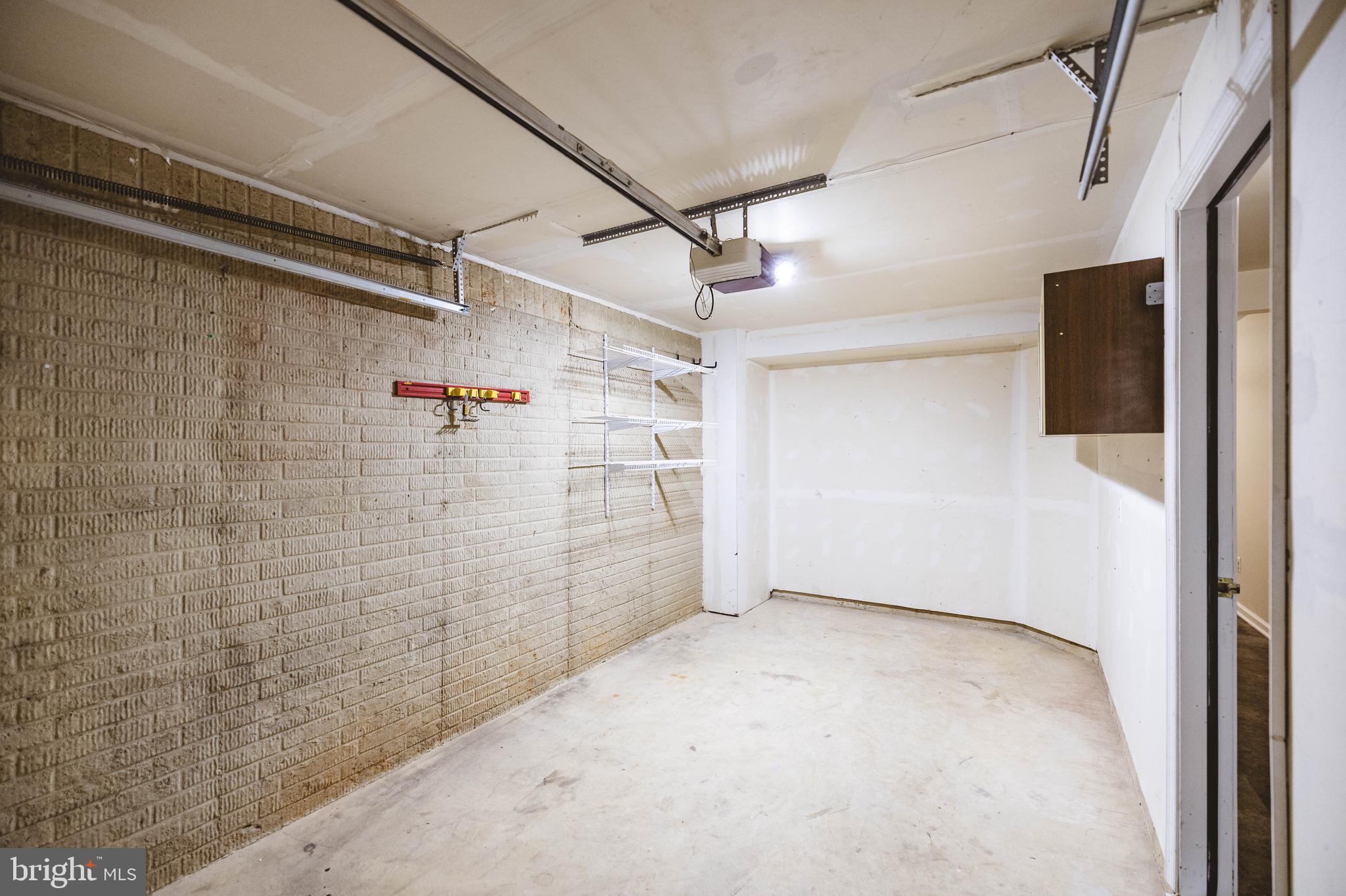 MOUNT VEE MANOR - Residential