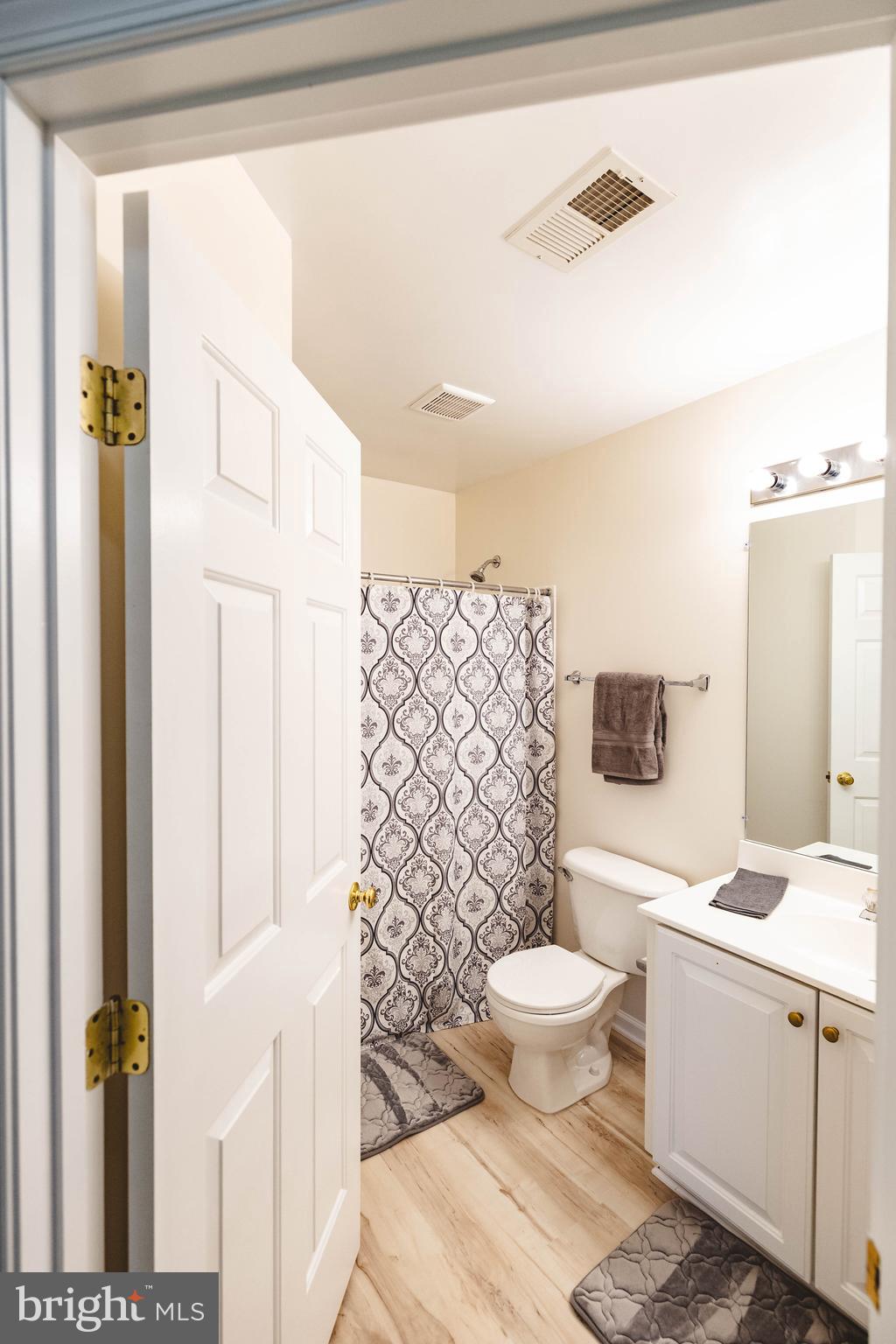 MOUNT VEE MANOR - Residential