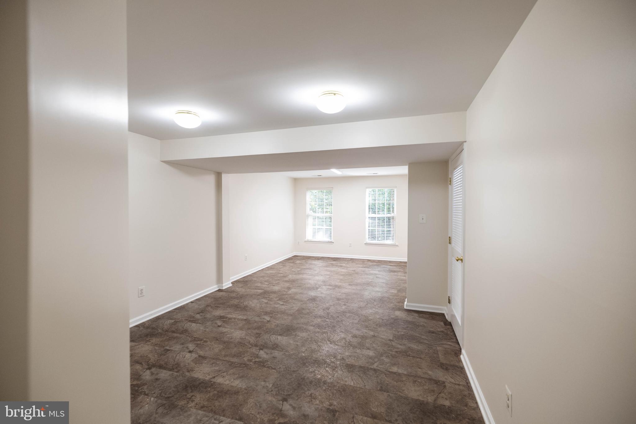 MOUNT VEE MANOR - Residential