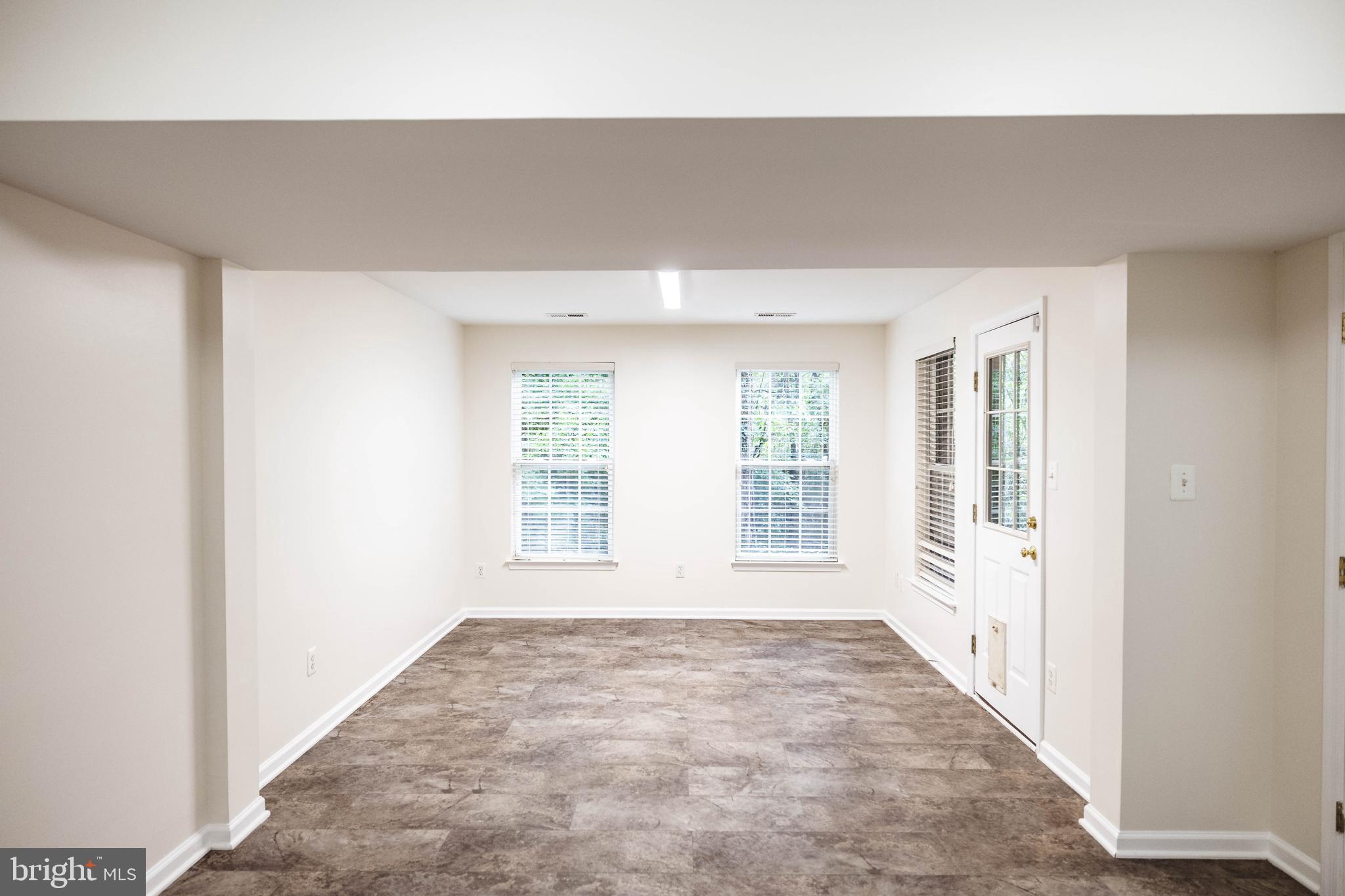 MOUNT VEE MANOR - Residential