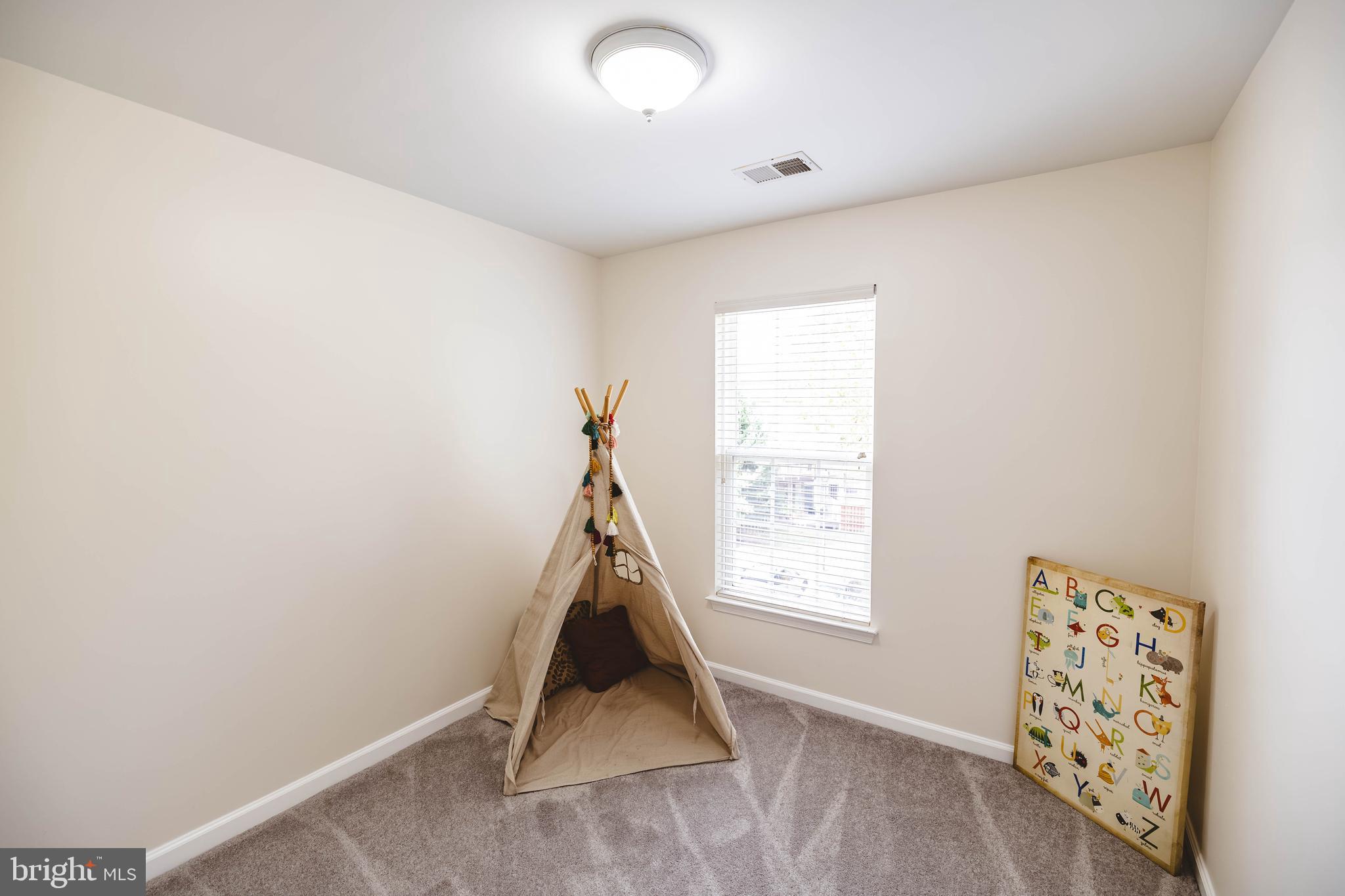 MOUNT VEE MANOR - Residential