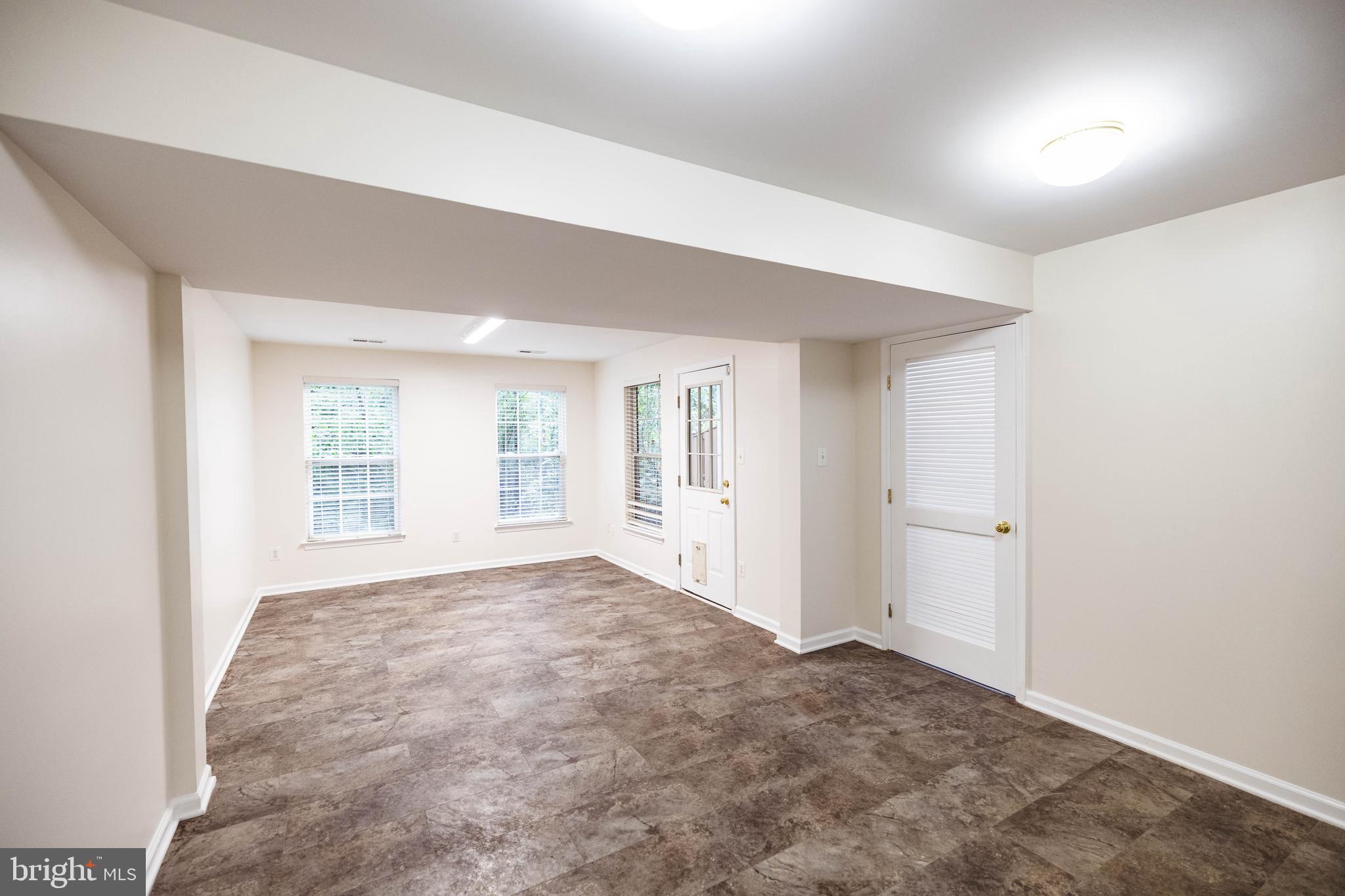 MOUNT VEE MANOR - Residential