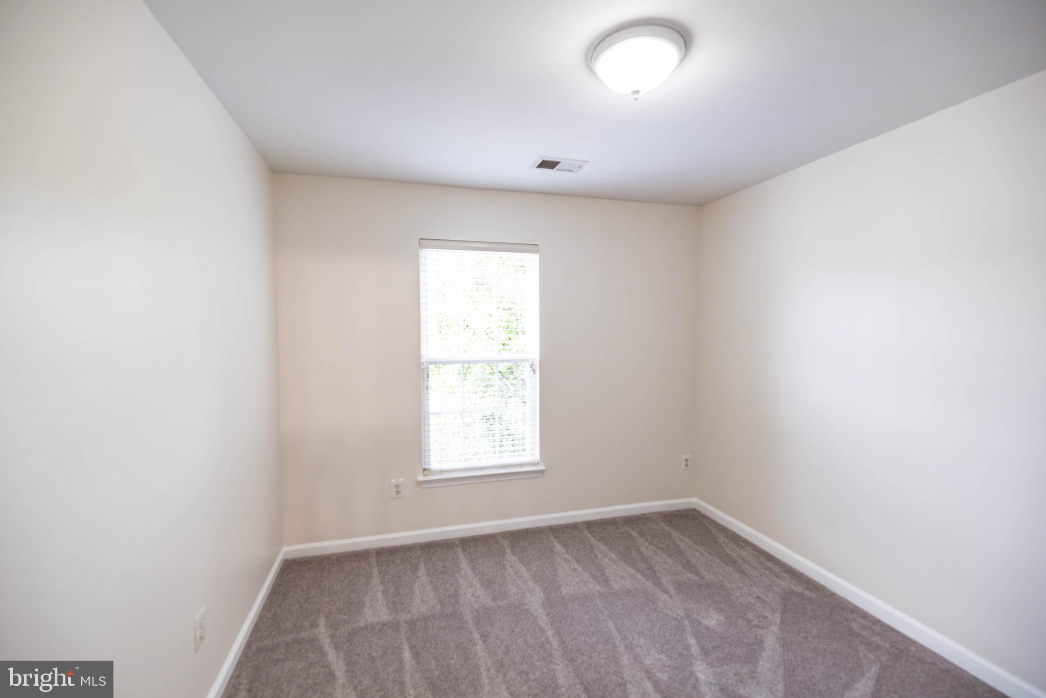 MOUNT VEE MANOR - Residential