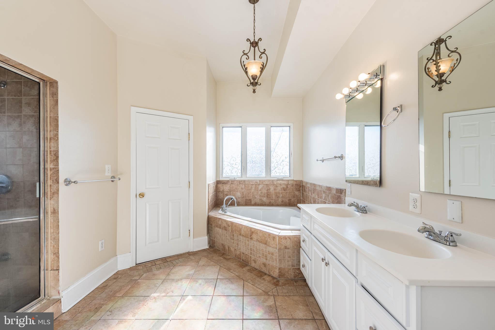 BUTCHERS HILL - Residential Lease