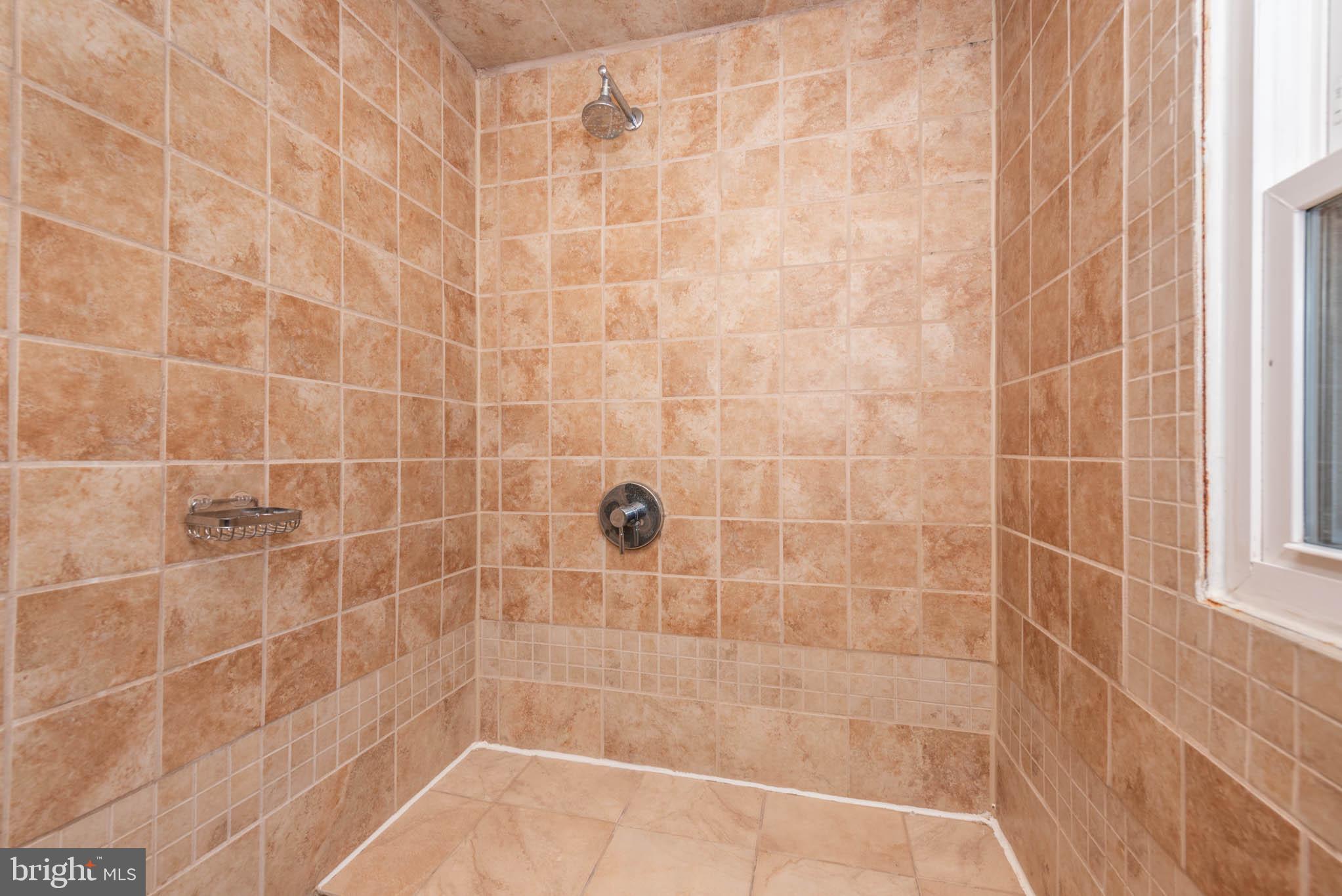 BUTCHERS HILL - Residential Lease