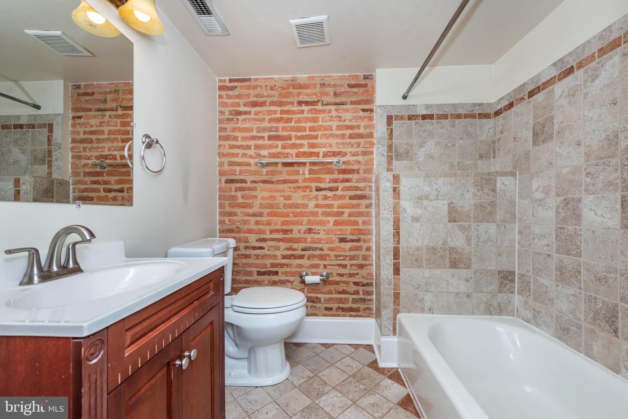 BUTCHERS HILL - Residential Lease