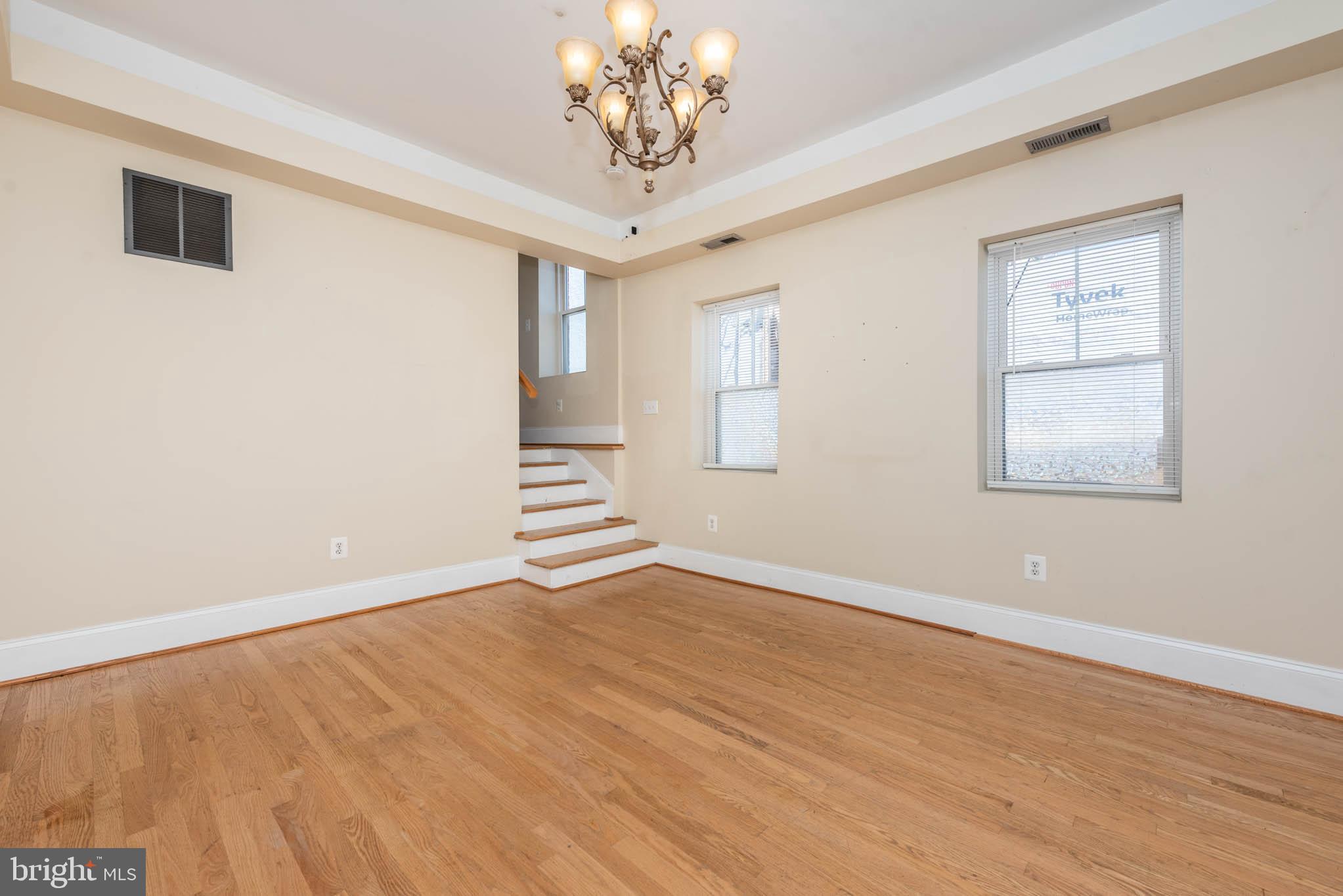 BUTCHERS HILL - Residential Lease