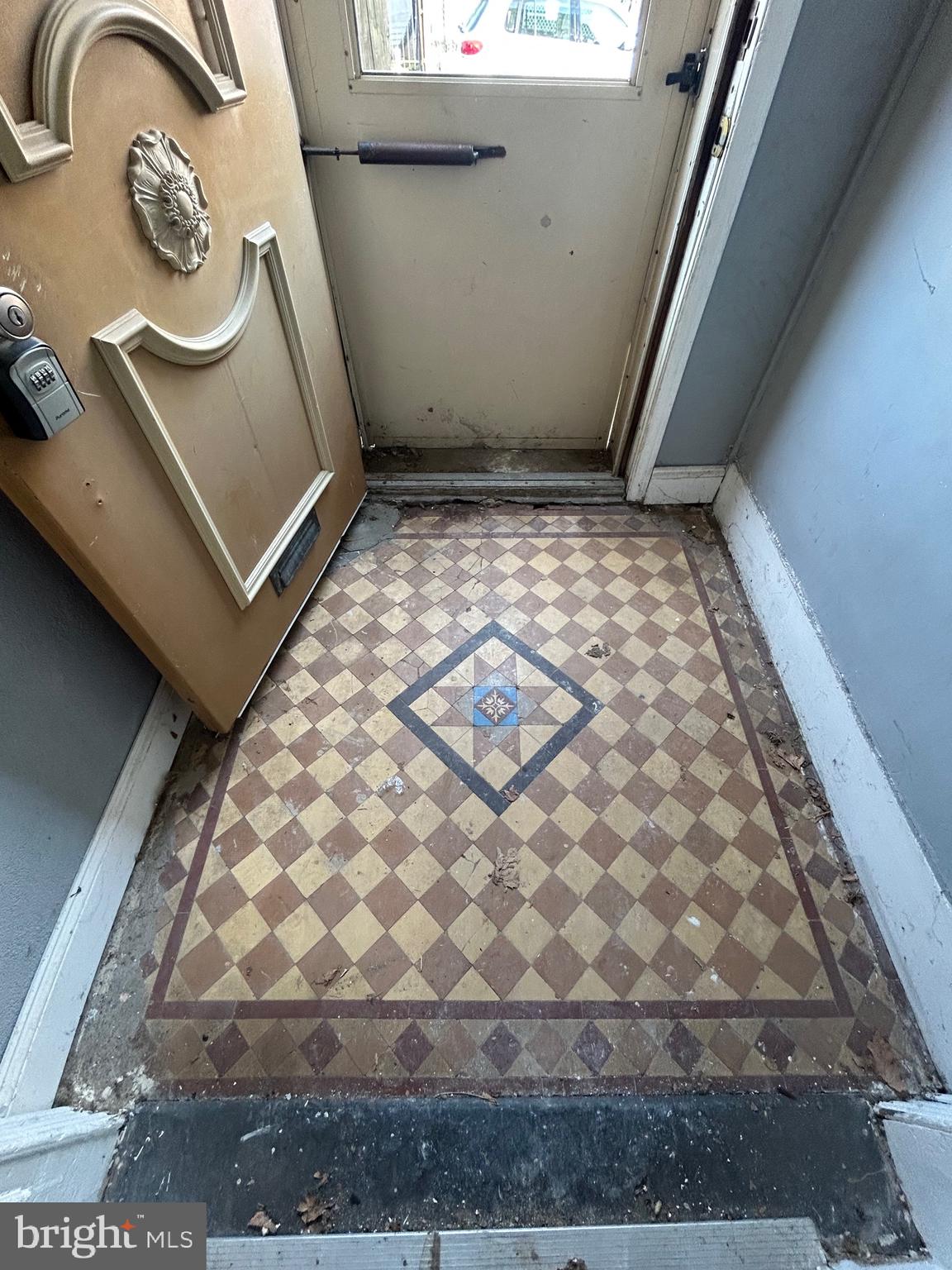 KENSINGTON - Residential